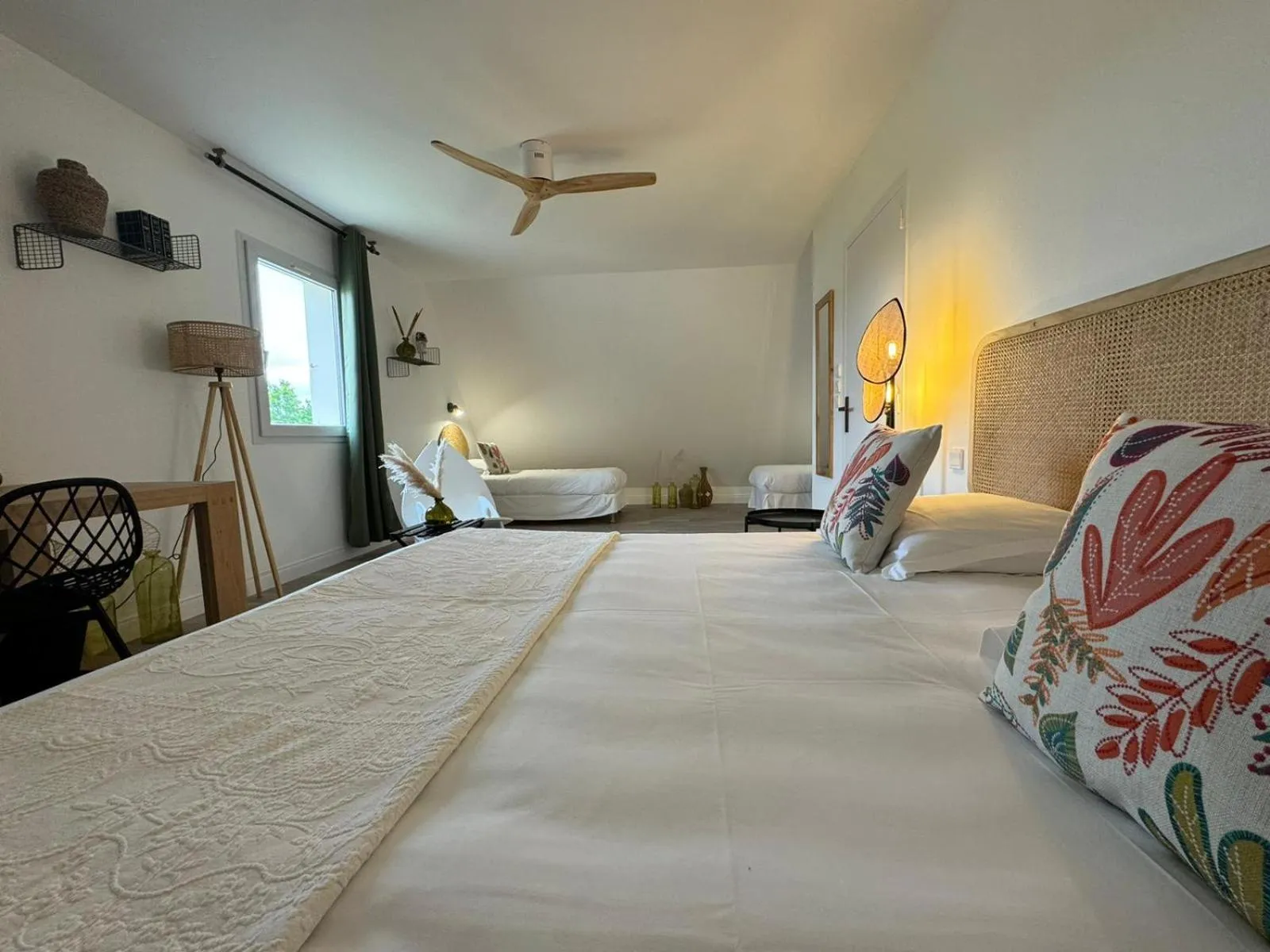 Bedroom, Bed in Hôtel de la Brière et Restaurant Les Krapados