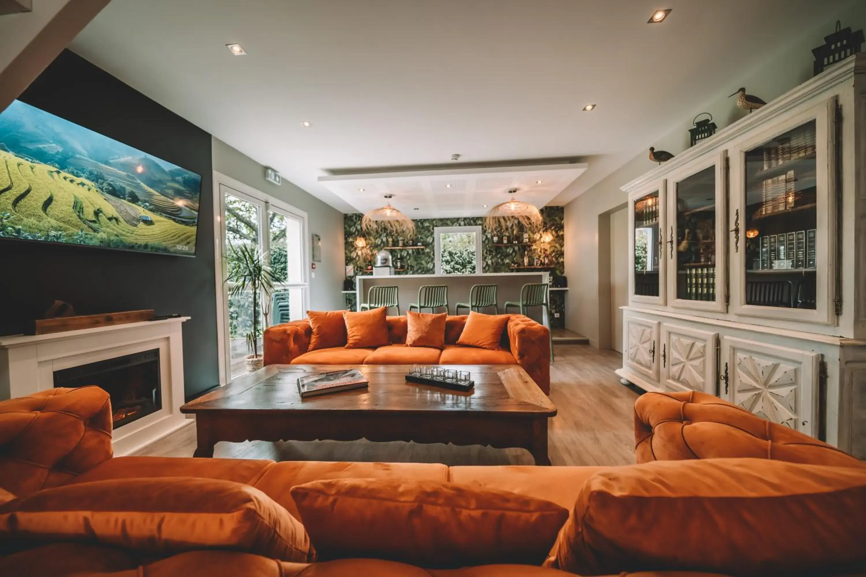 Communal lounge/ TV room in Hôtel de la Brière et Restaurant Les Krapados Communal lounge/ TV room in Hôtel de la Brière et Restaurant Les Krapados