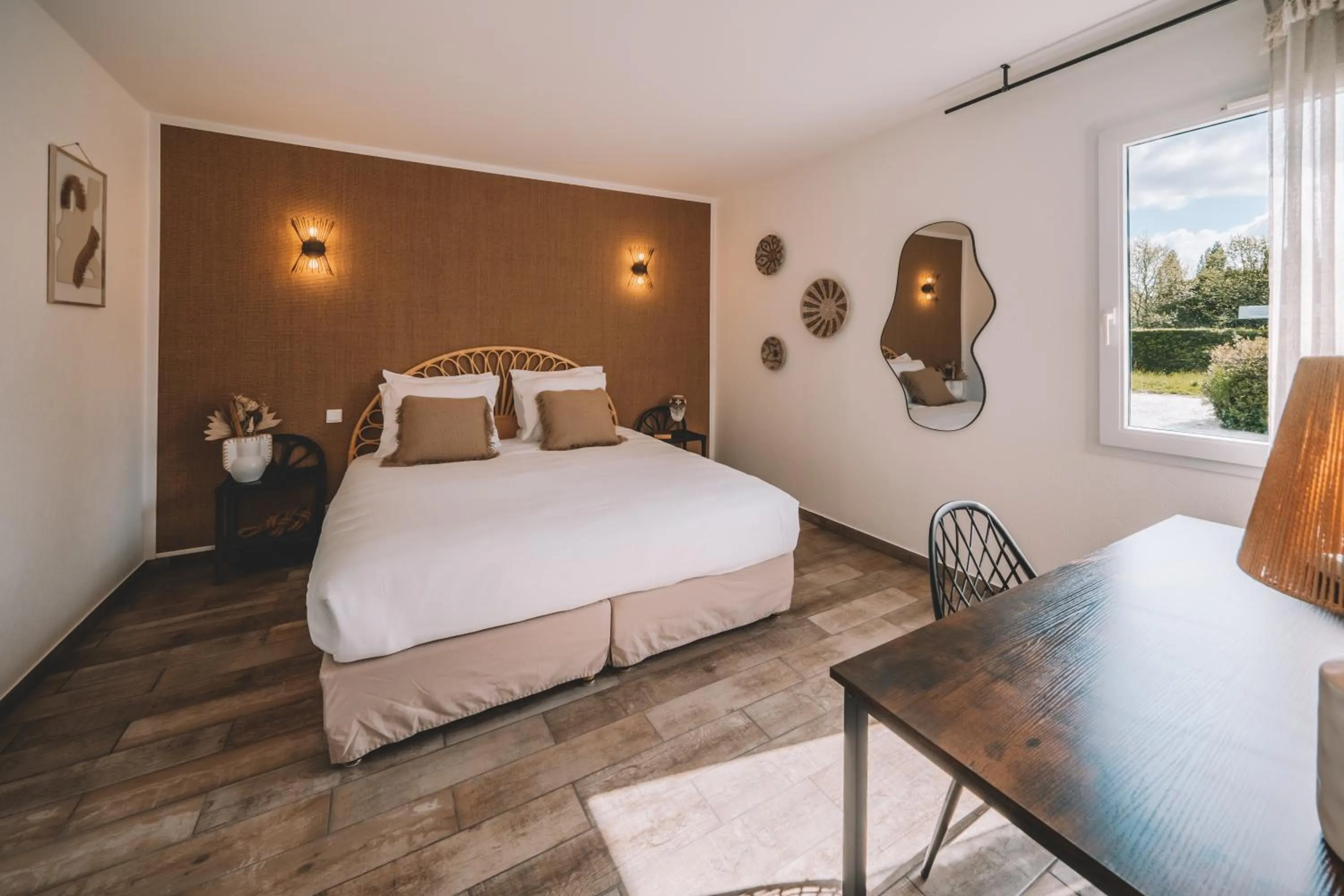 Bed in Hôtel de la Brière et Restaurant Les Krapados