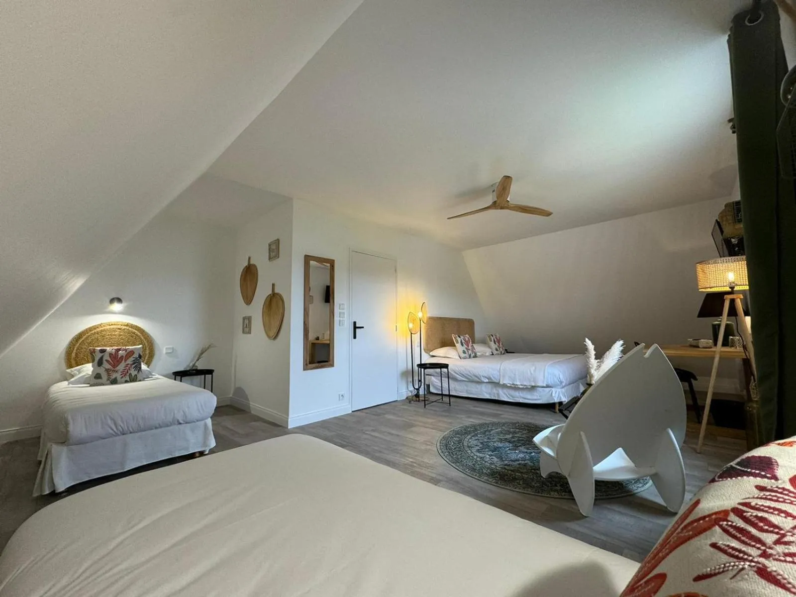 Bed in Hôtel de la Brière et Restaurant Les Krapados