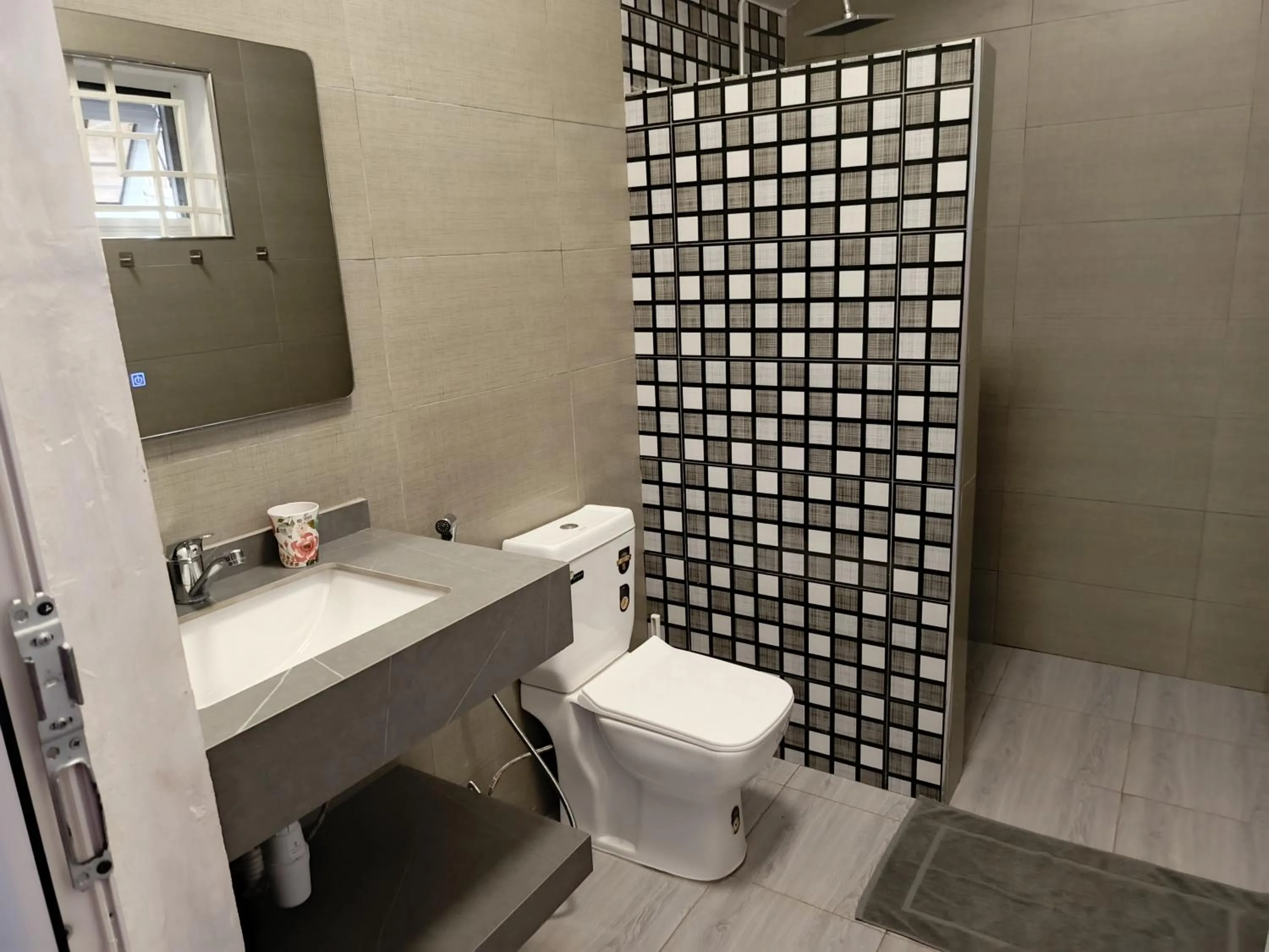 Diamond White Resort