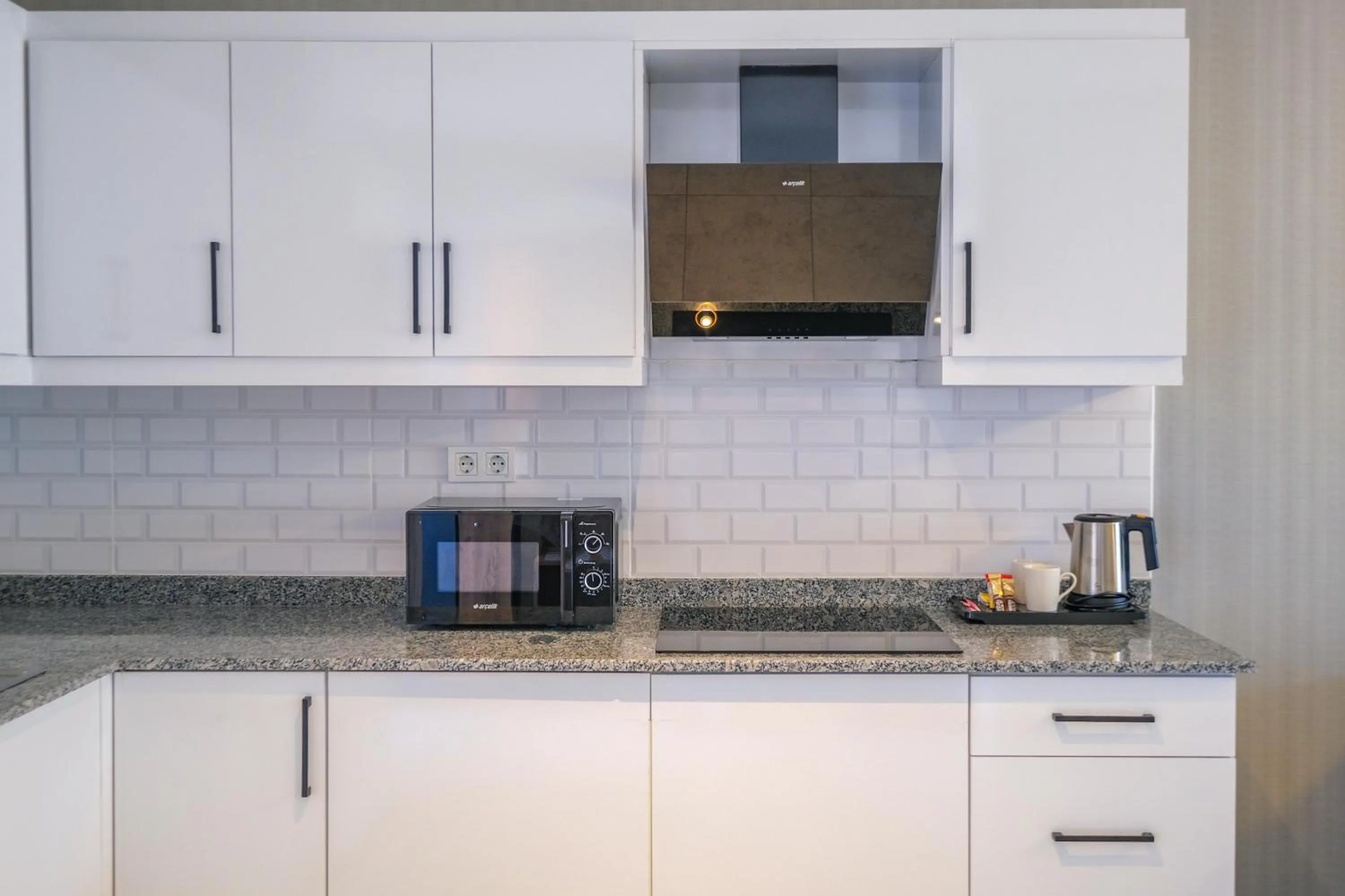 Kitchen or kitchenette in Days Inn by Wyndham Alanya