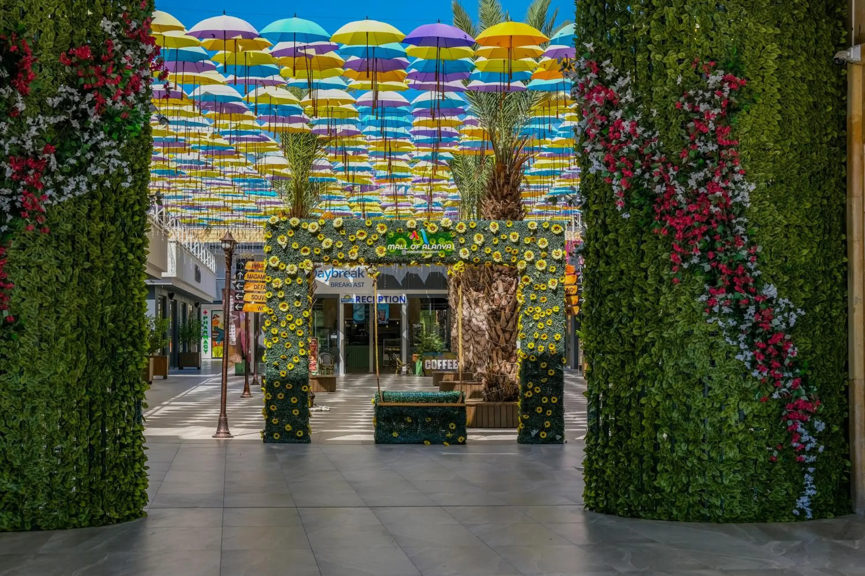 Facade/entrance in Days Inn by Wyndham Alanya Facade/entrance in Days Inn by Wyndham Alanya