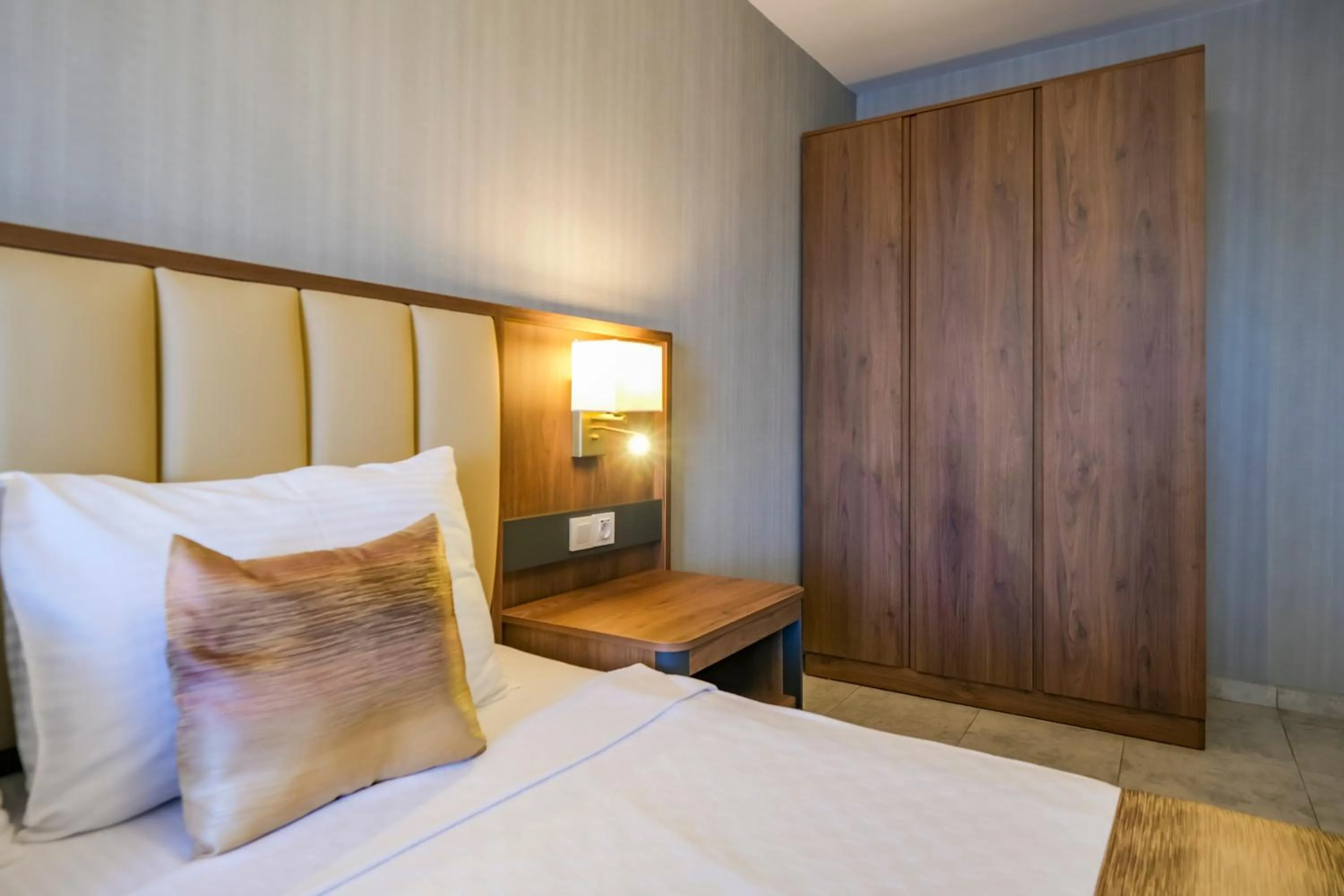 Bedroom, Bed in Days Inn by Wyndham Alanya