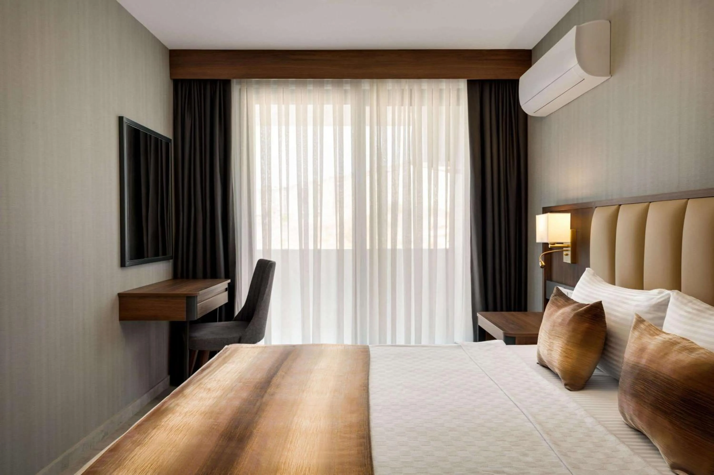 Photo of the whole room, Bed in Days Inn by Wyndham Alanya