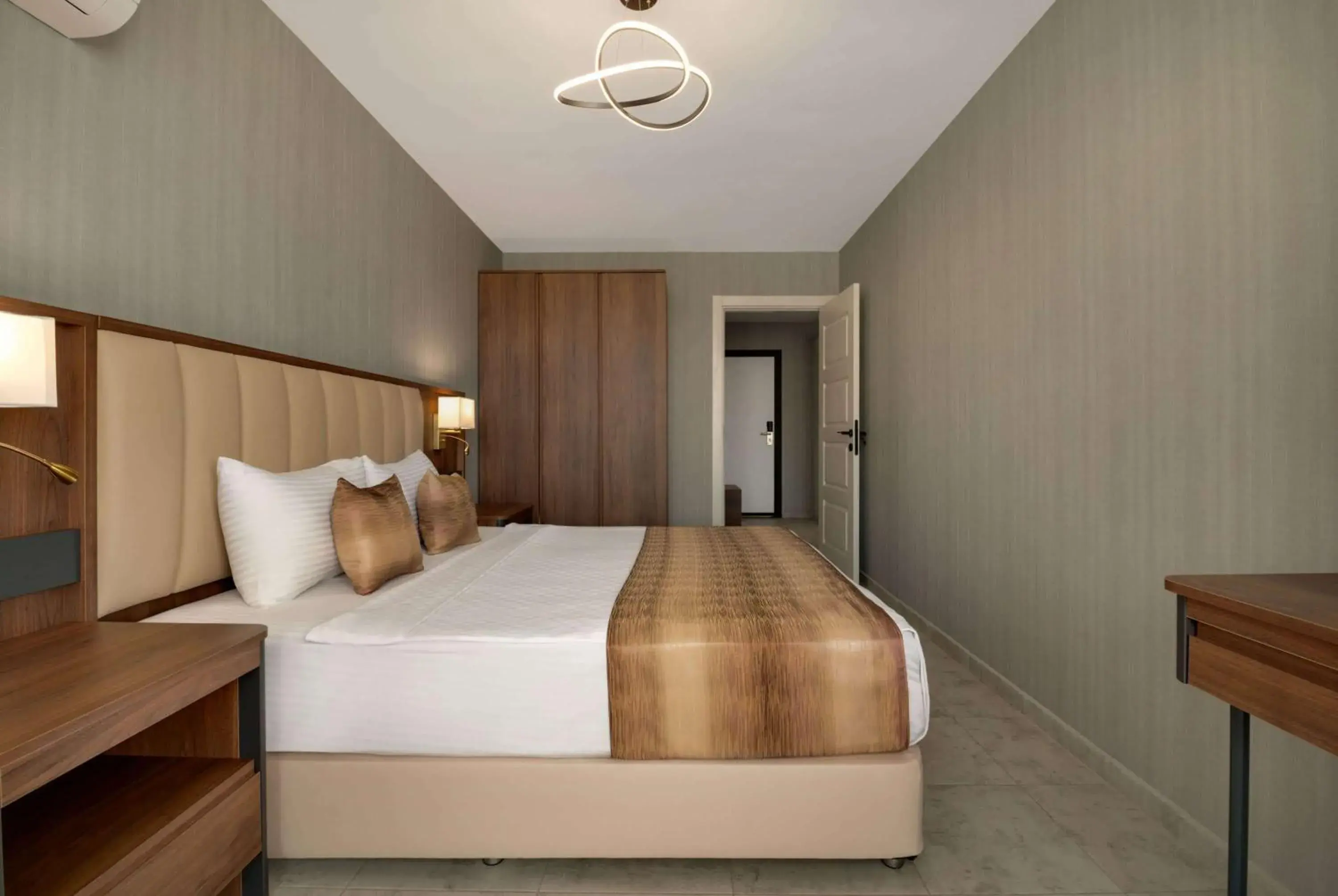 Photo of the whole room, Bed in Days Inn by Wyndham Alanya Photo of the whole room, Bed in Days Inn by Wyndham Alanya