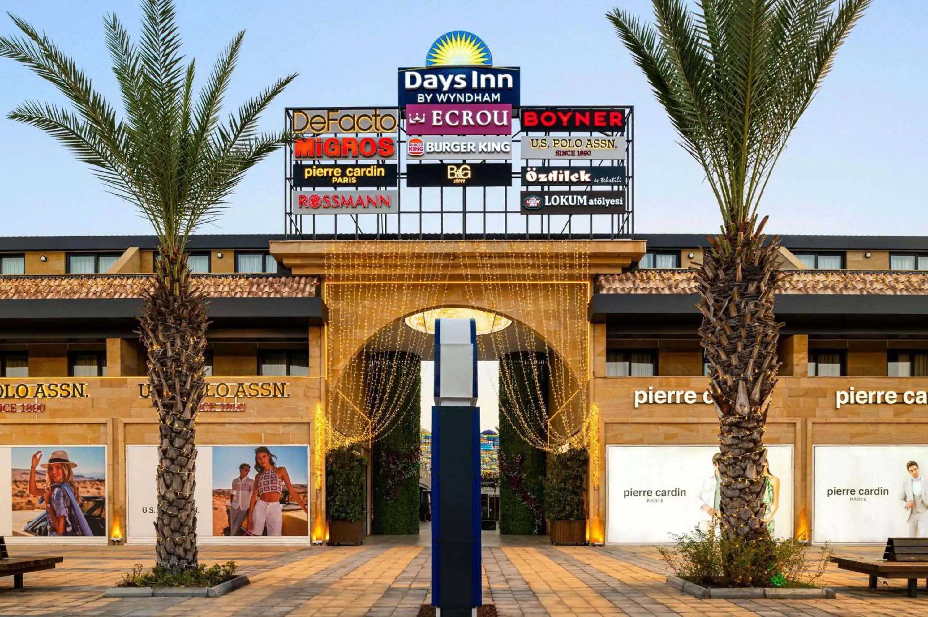 Property building in Days Inn by Wyndham Alanya Property building in Days Inn by Wyndham Alanya