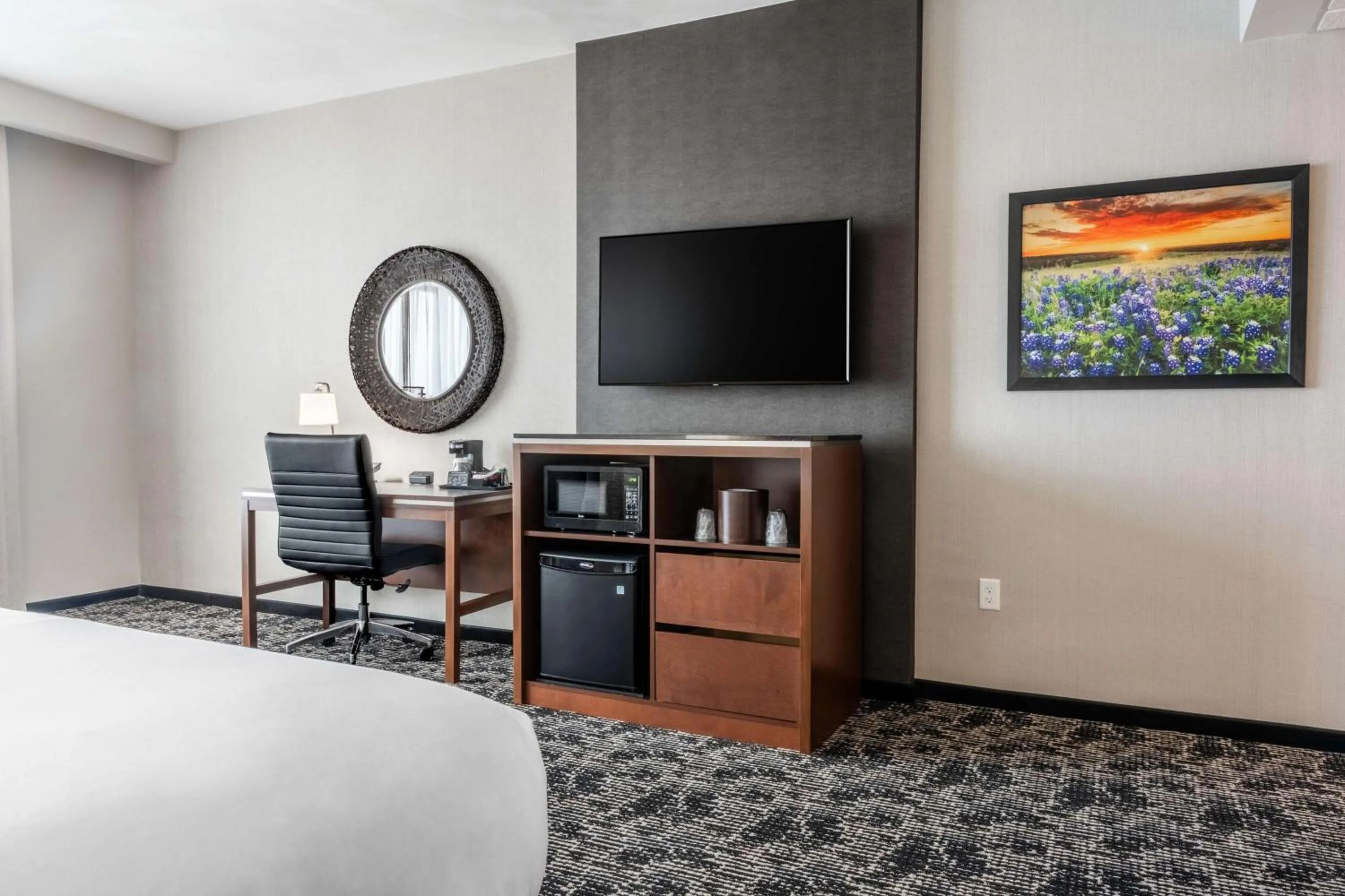 Bedroom, Bed in Drury Plaza Hotel College Station