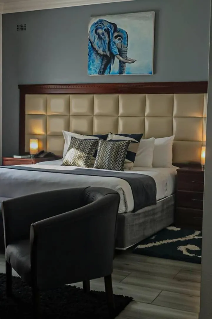 Bed in Pemabwe Guest Lodge