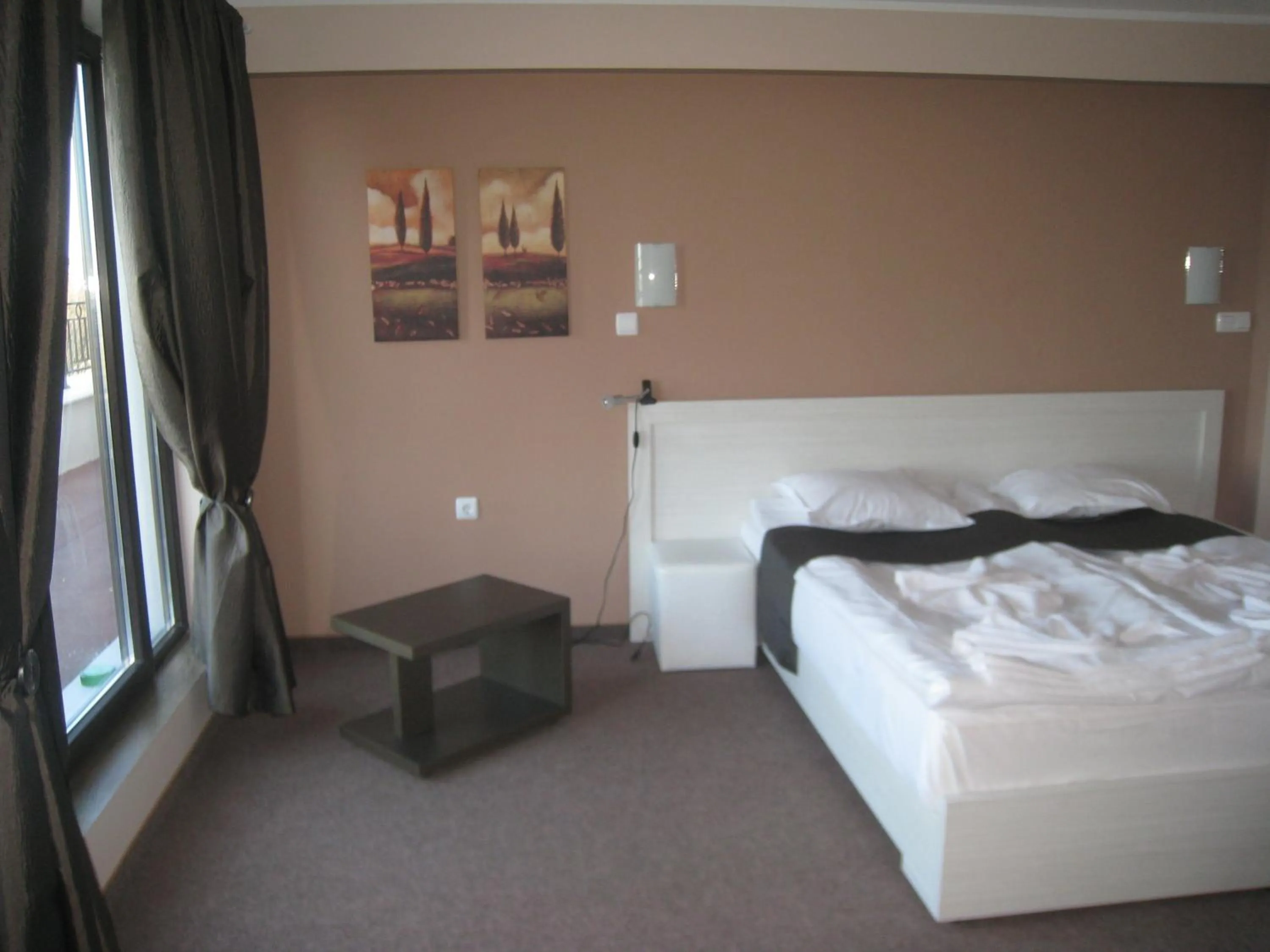 Photo of the whole room, Bed in Milano Hotel