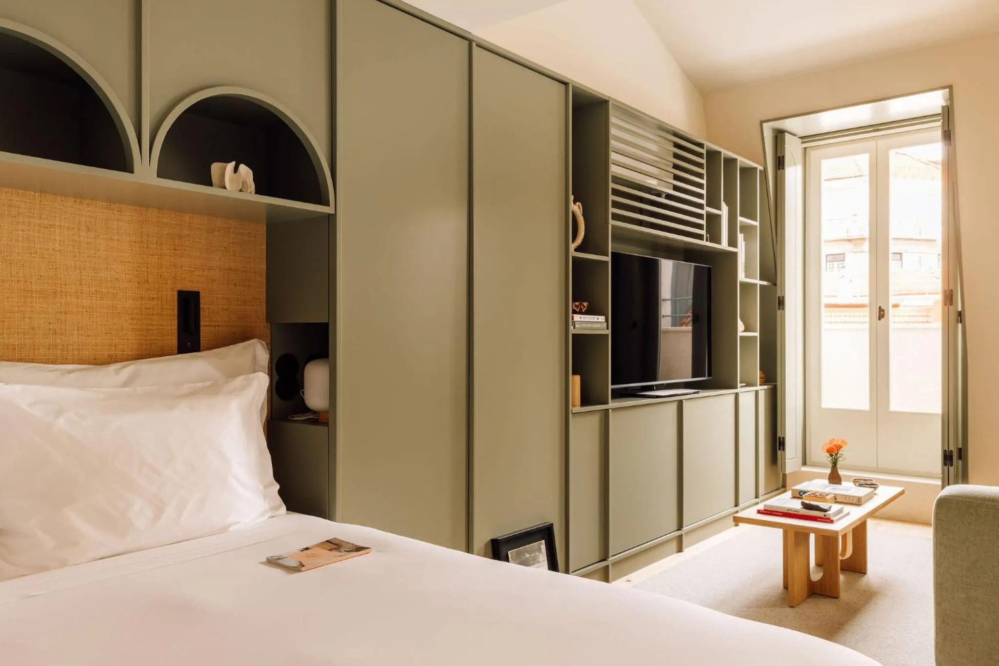 Bedroom, Bed in The Verse