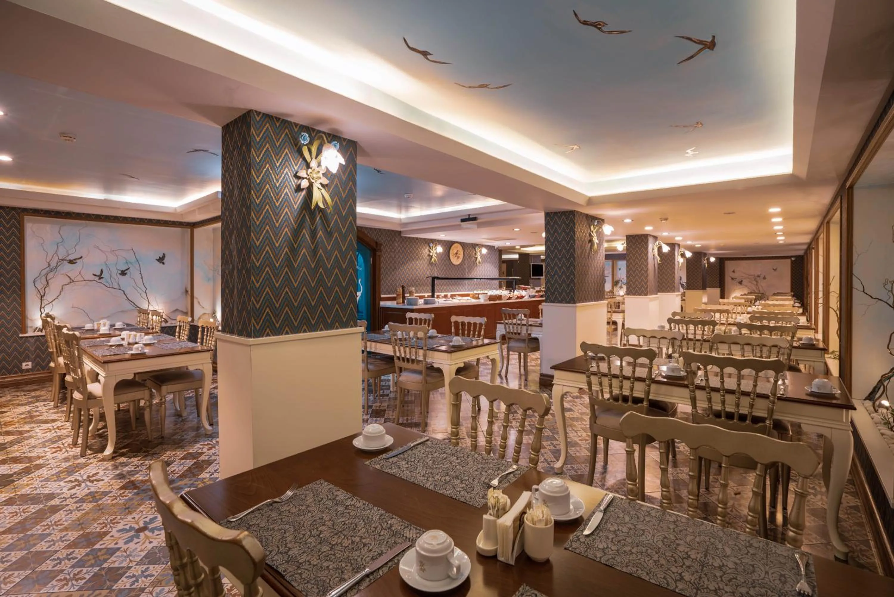 Restaurant/places to eat in Raymar Hotels Ankara