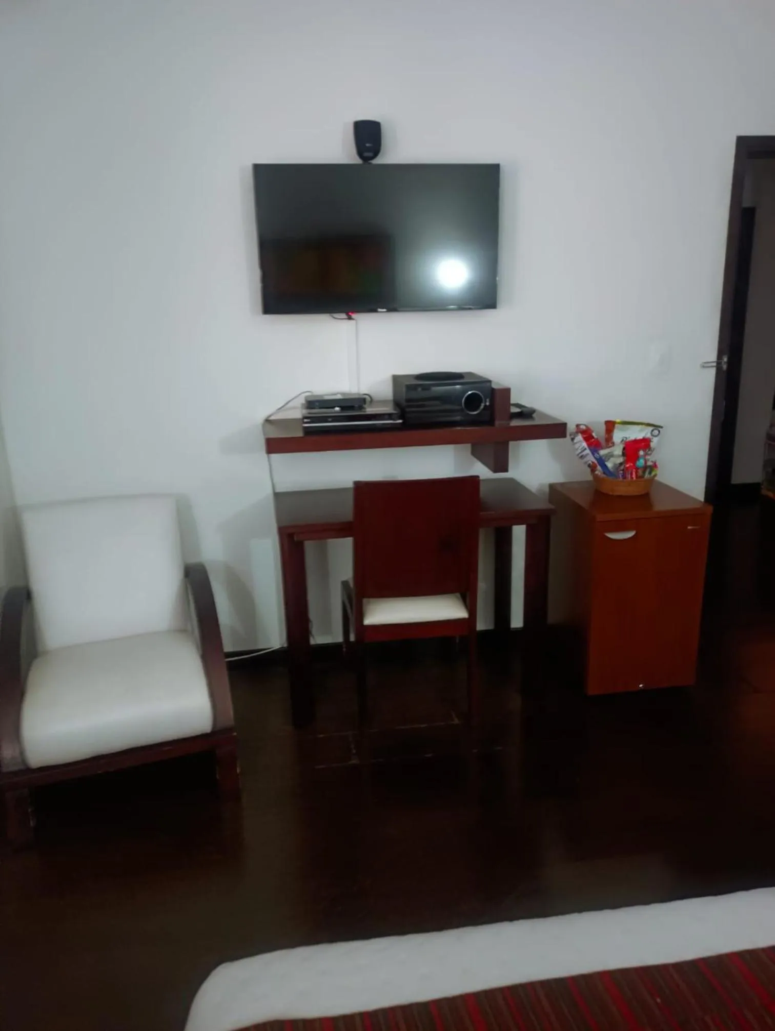 TV and multimedia in HBCF Hotel Boutique Casa Farallones de Santiago de Cali