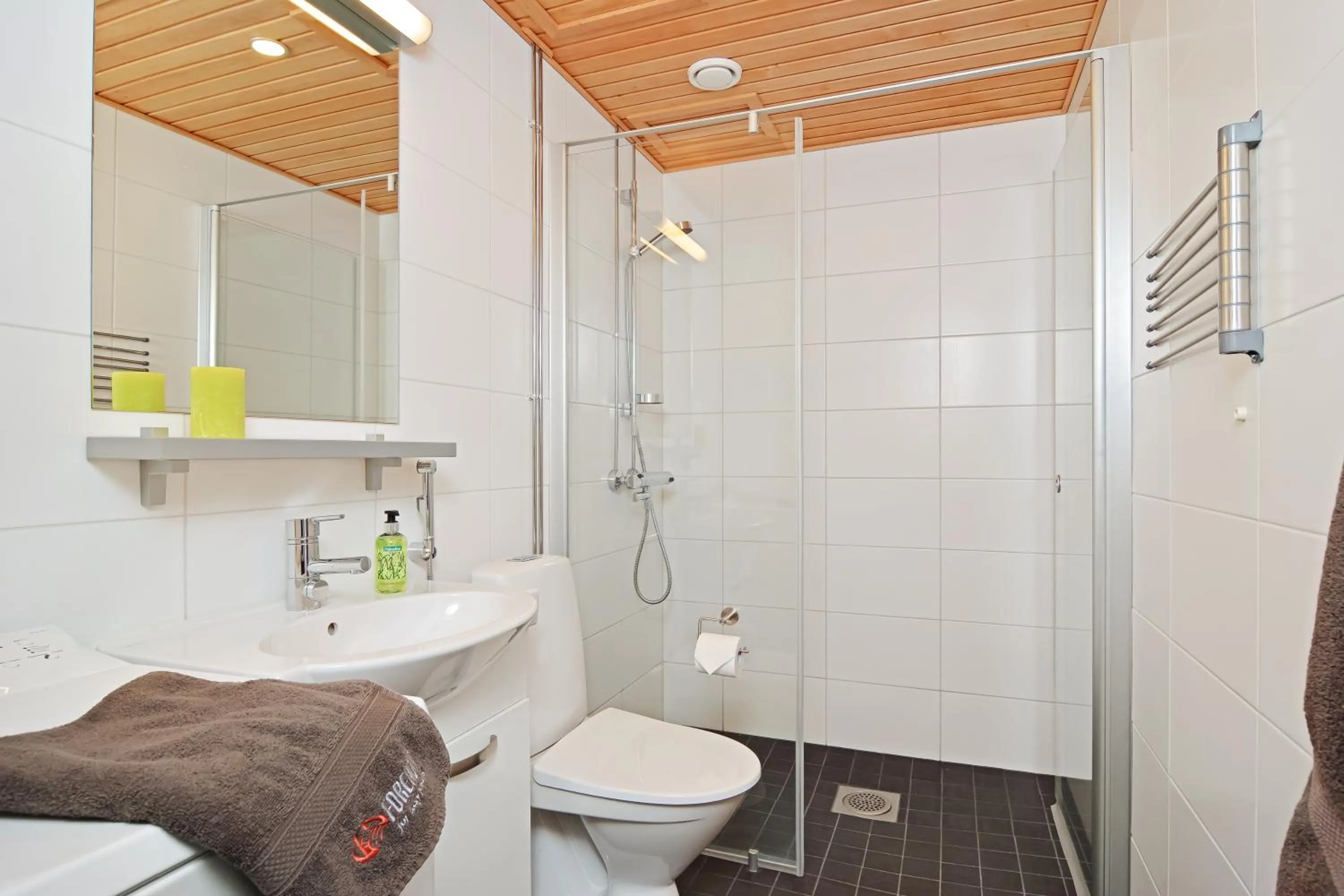 Bathroom in Forenom Serviced Apartments Tampere Pyynikki