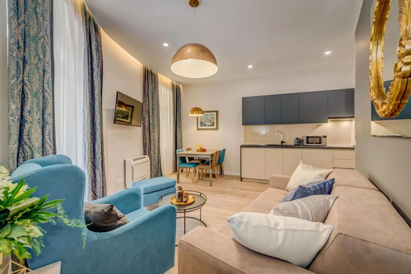 Royal Theatre Apartment