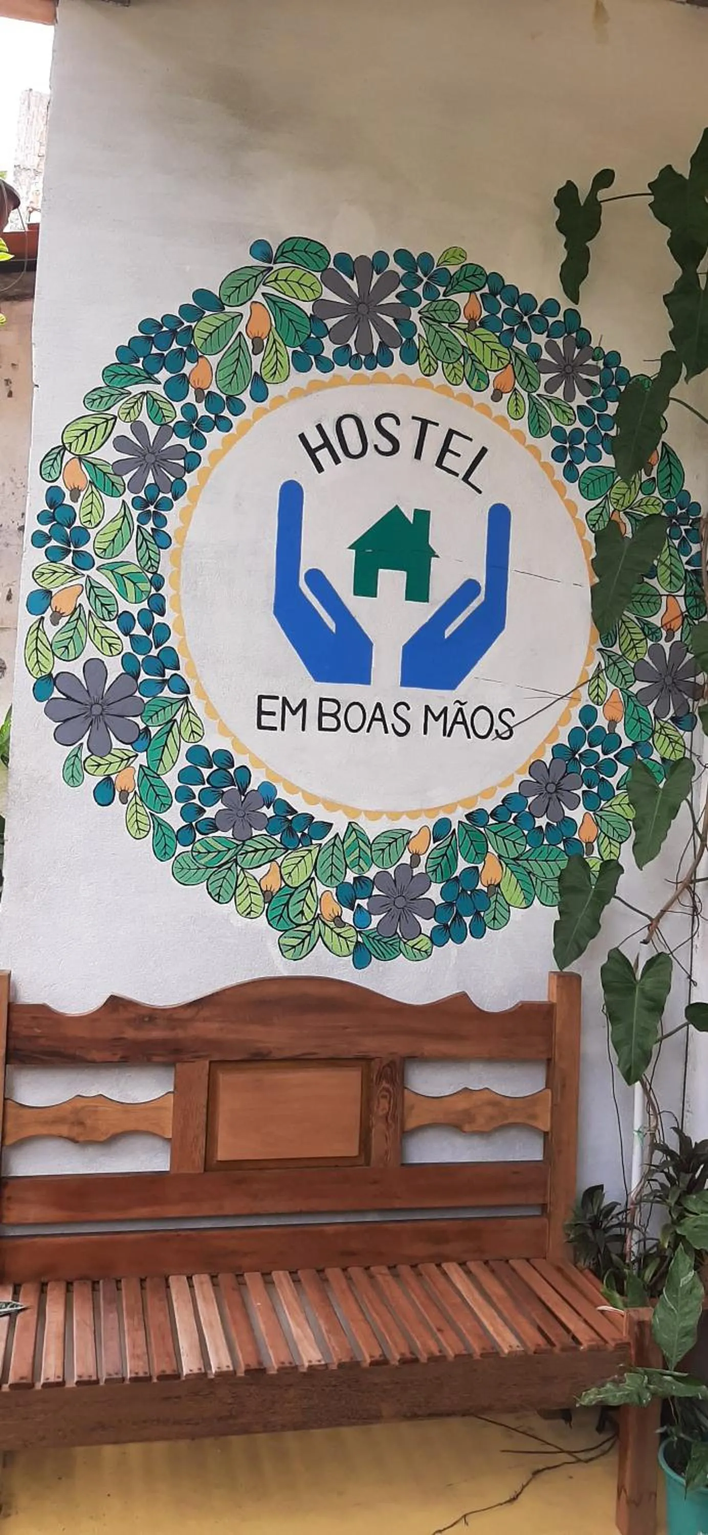 Property building in Hostel Em Boas Mãos