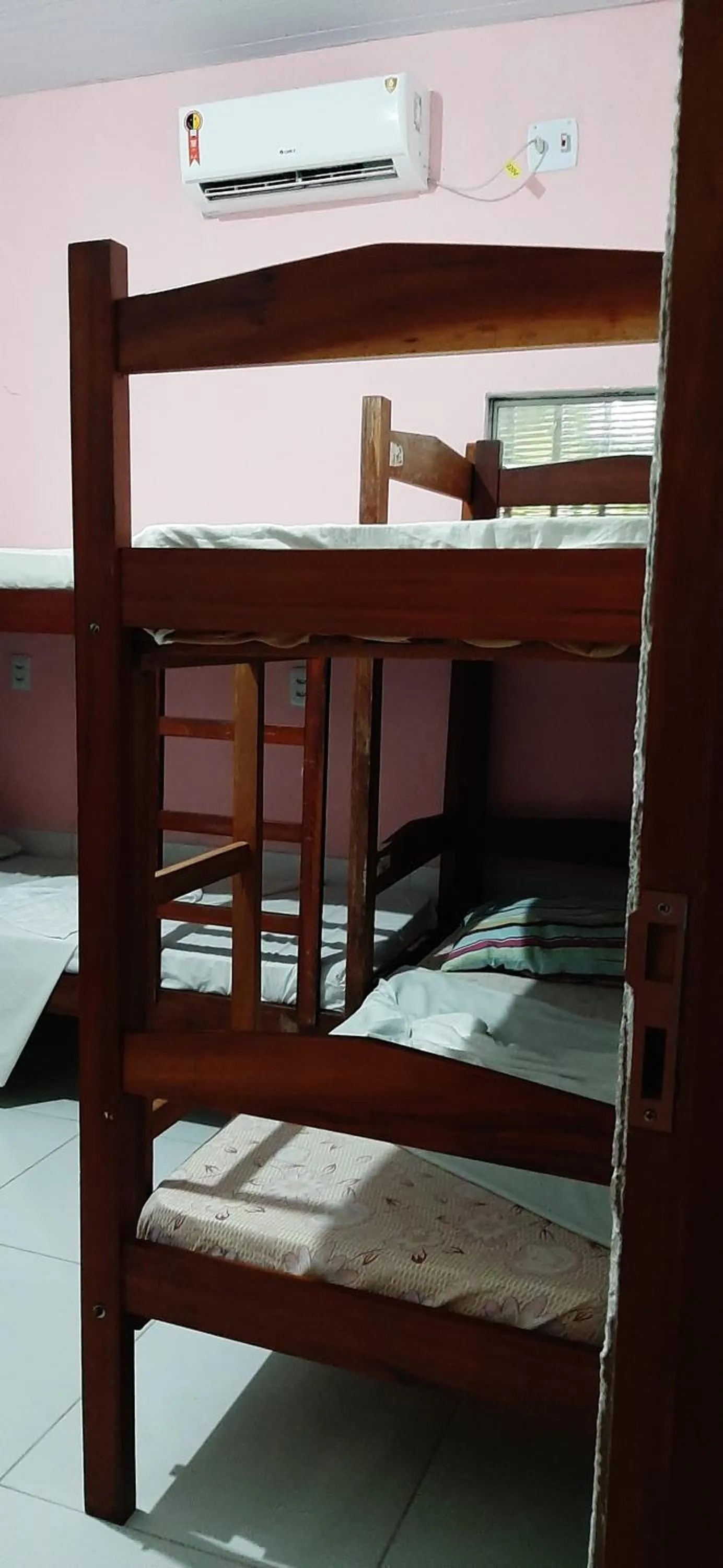 bunk bed, Bed in Hostel Em Boas Mãos
