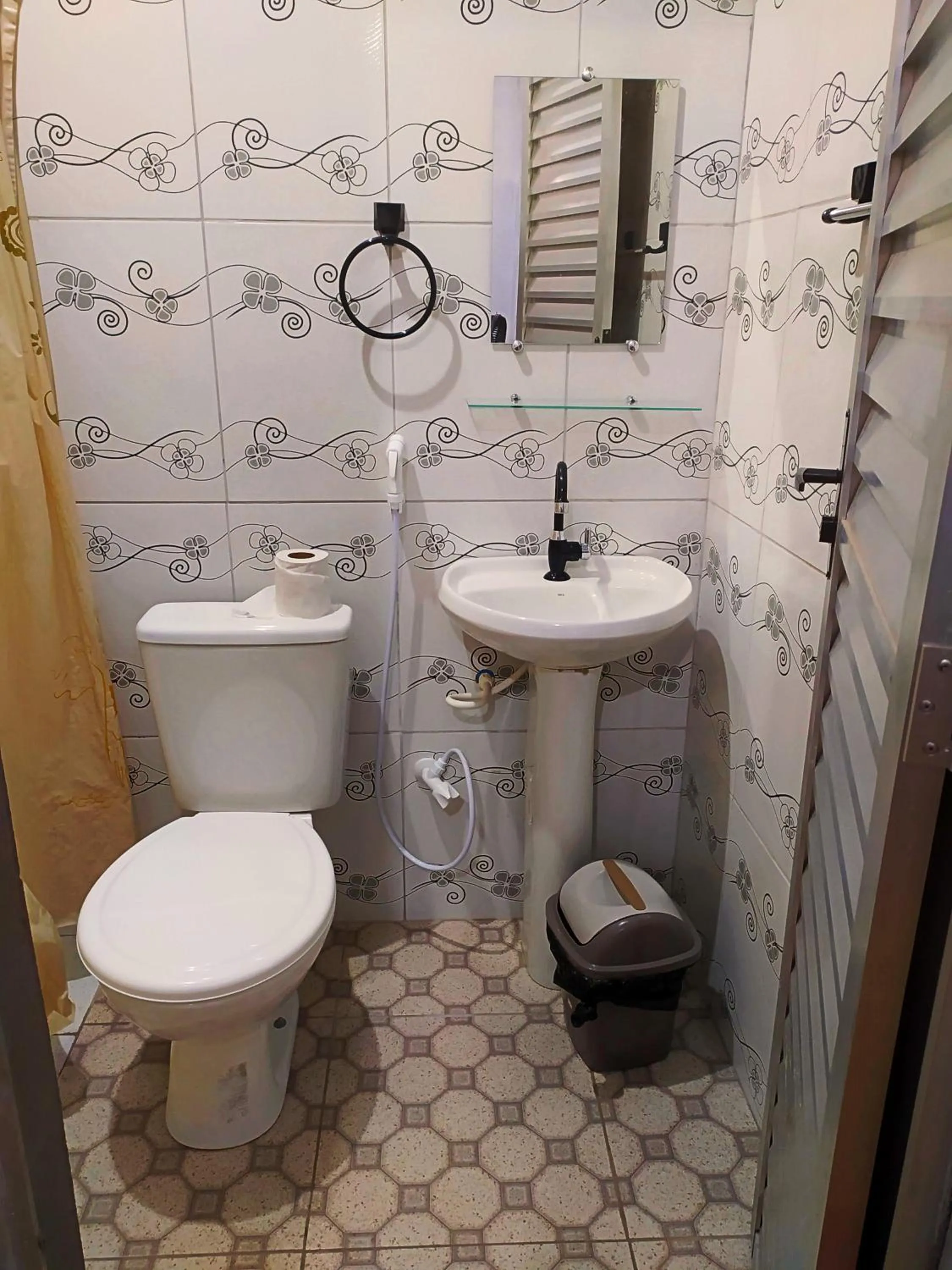 Bathroom in Hostel Em Boas Mãos