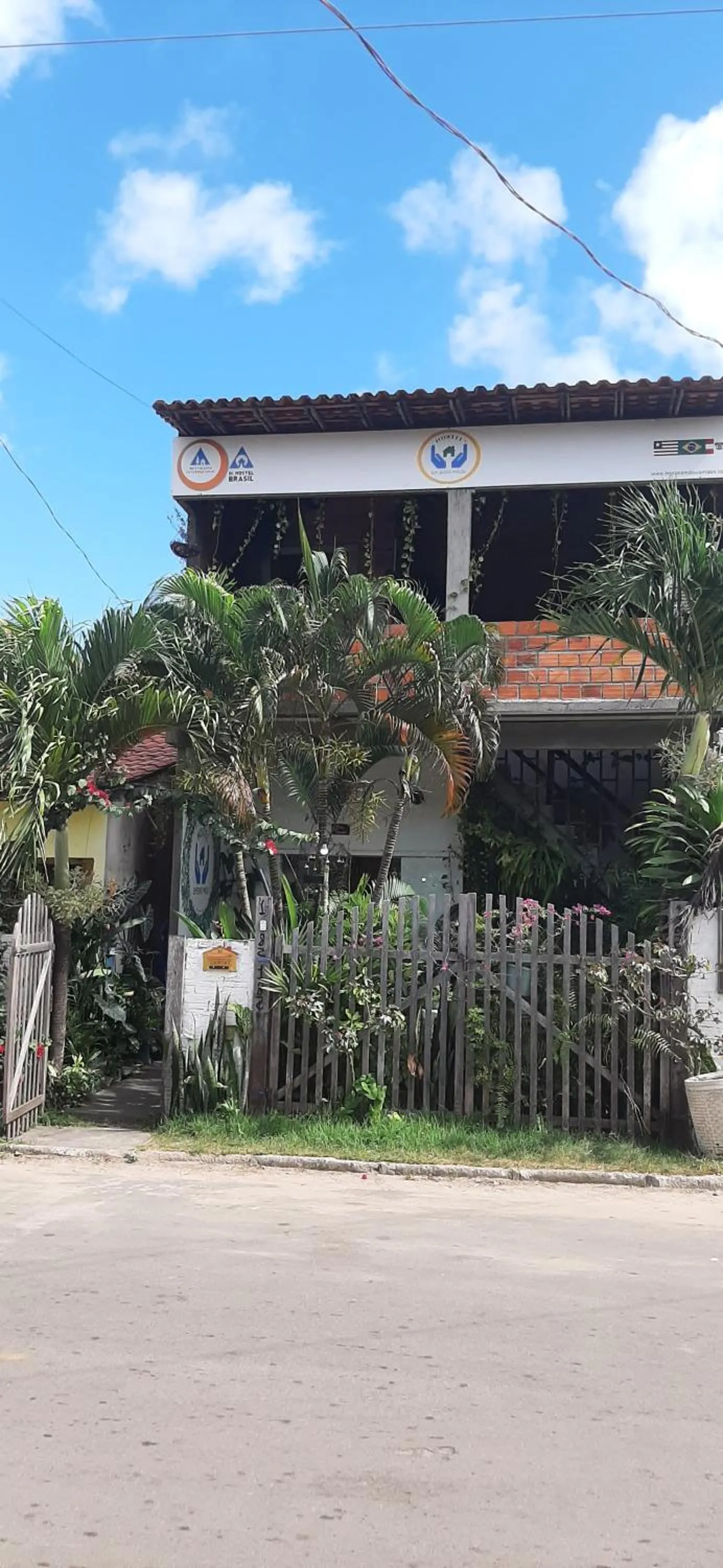 Property building in Hostel Em Boas Mãos
