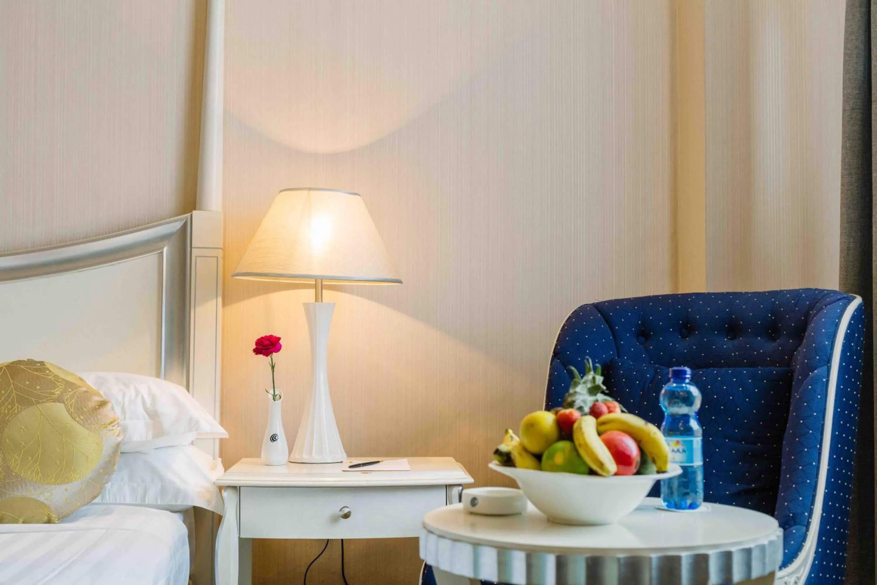 Seating area, Bed in Ambassador Hotel