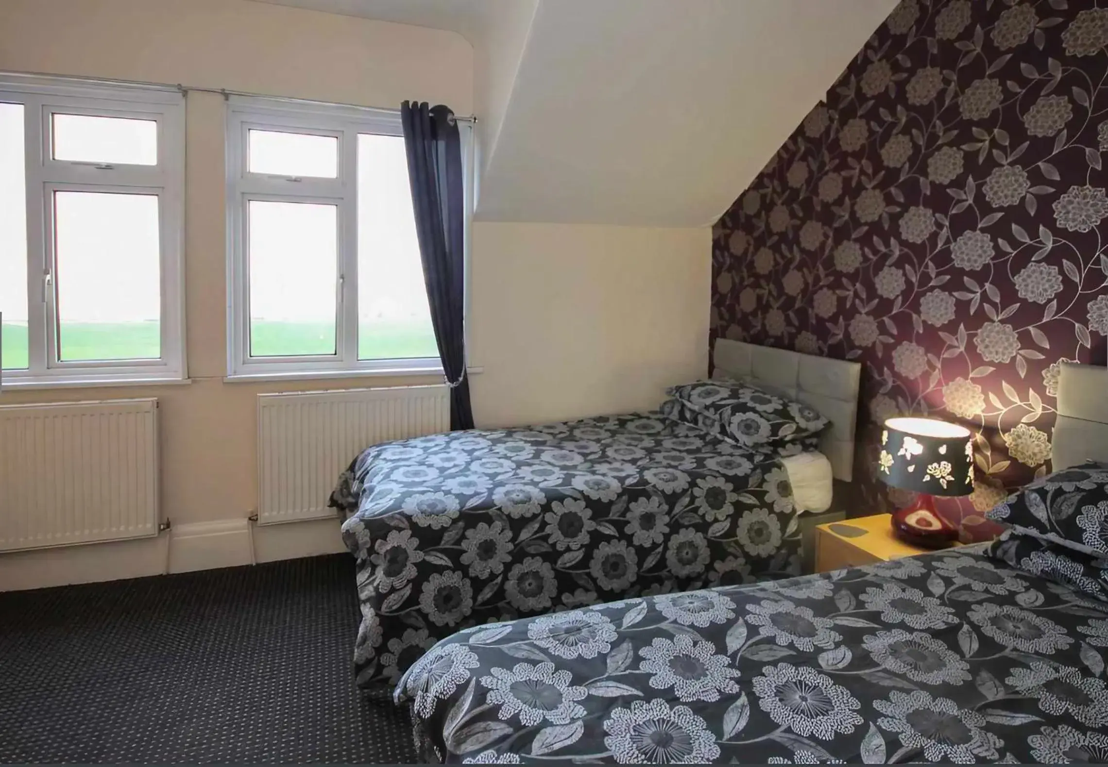 Standard Twin Room with Sea View in Cambria Hotel Standard Twin Room with Sea View in Cambria Hotel