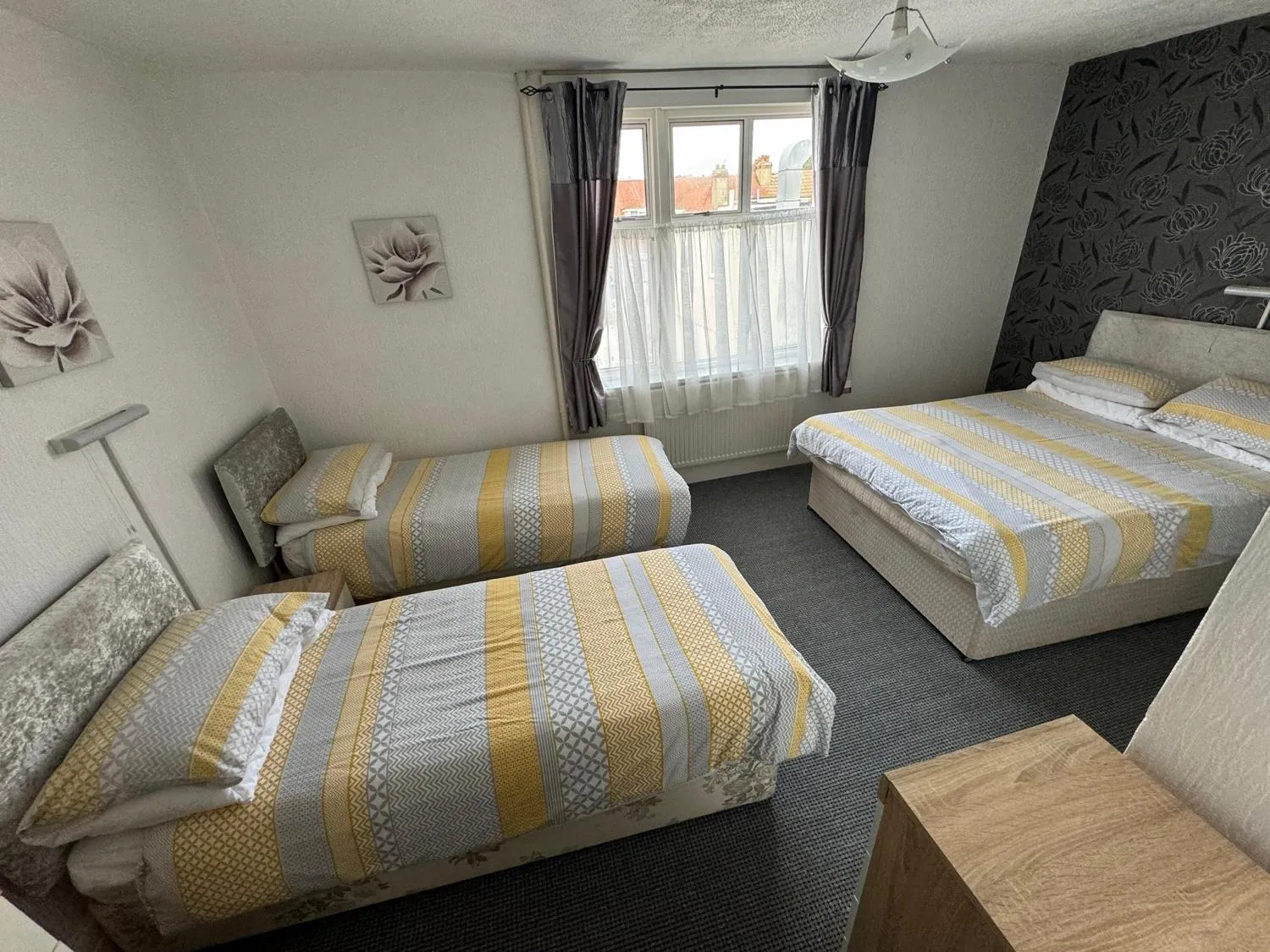 Bedroom, Bed in Cambria Hotel