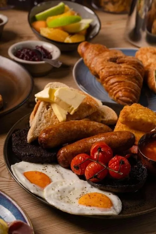 Breakfast in The White Hart, South Harting