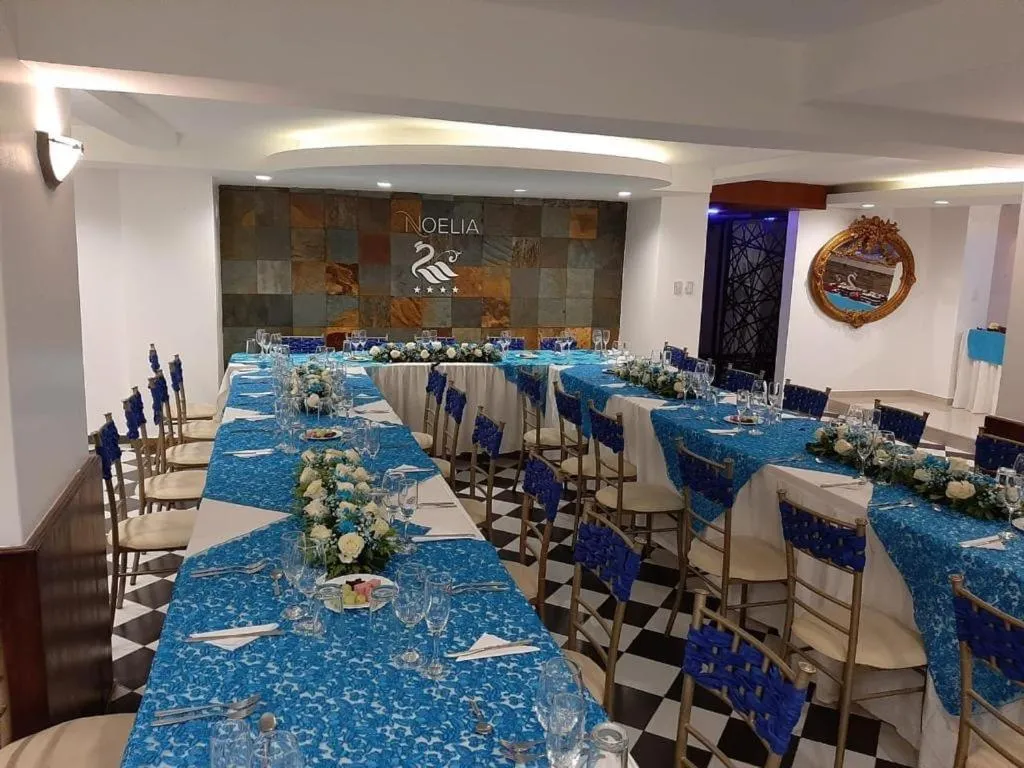 Restaurant/places to eat in Hotel El Cisne Internacional
