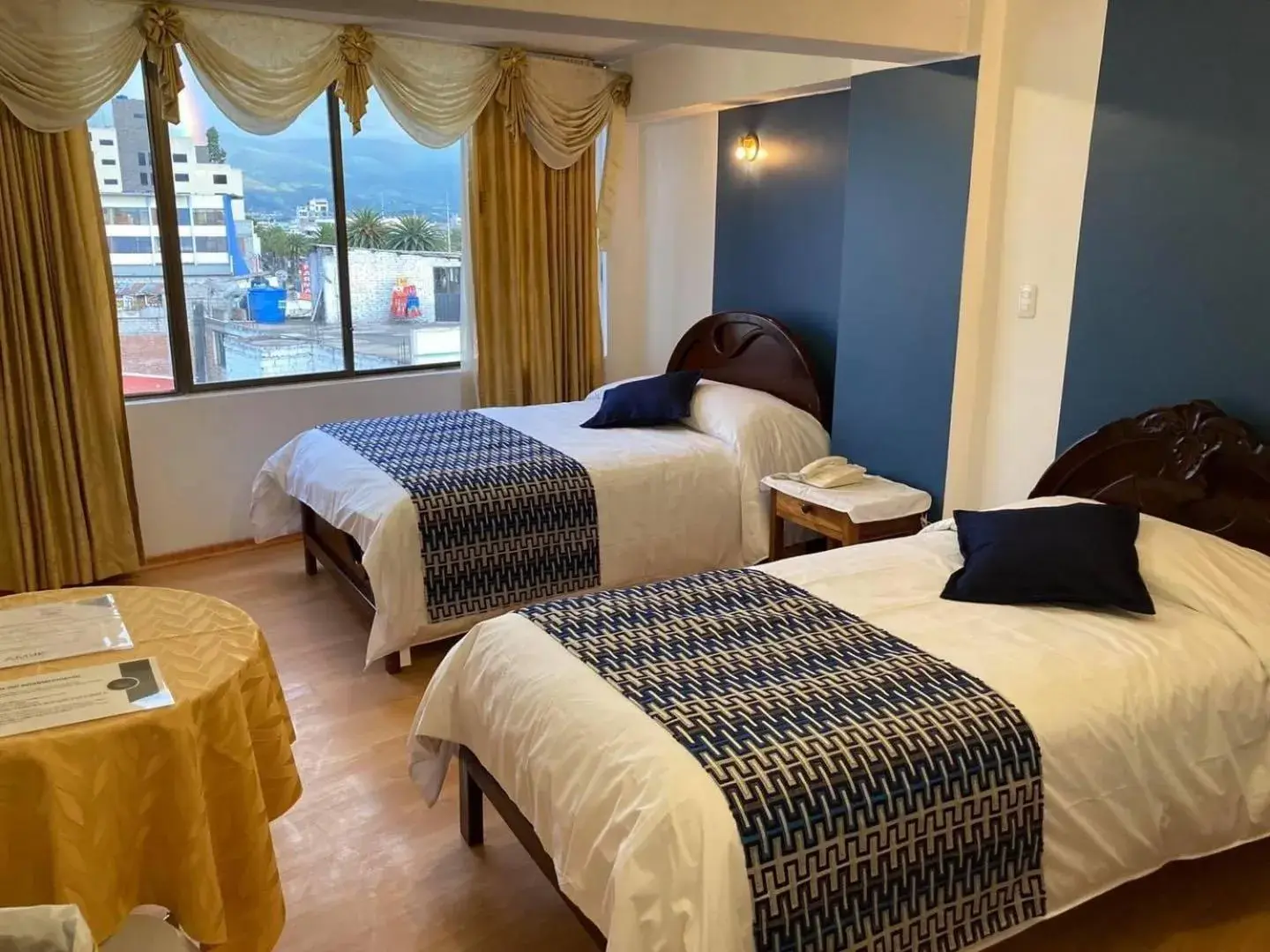 Budget Double Room in Hotel El Cisne Internacional Budget Double Room in Hotel El Cisne Internacional