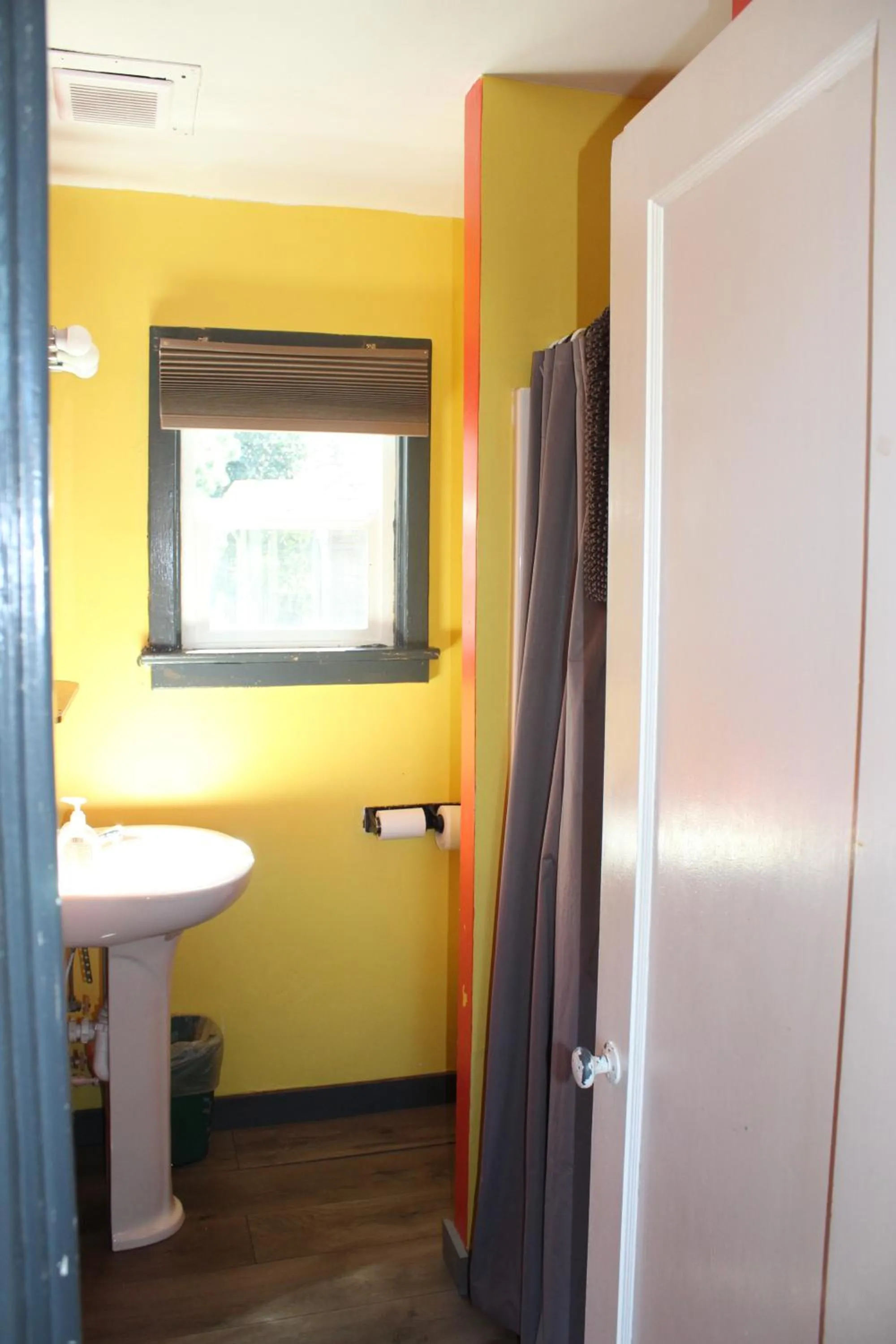 Toilet in Seaside International Hostel