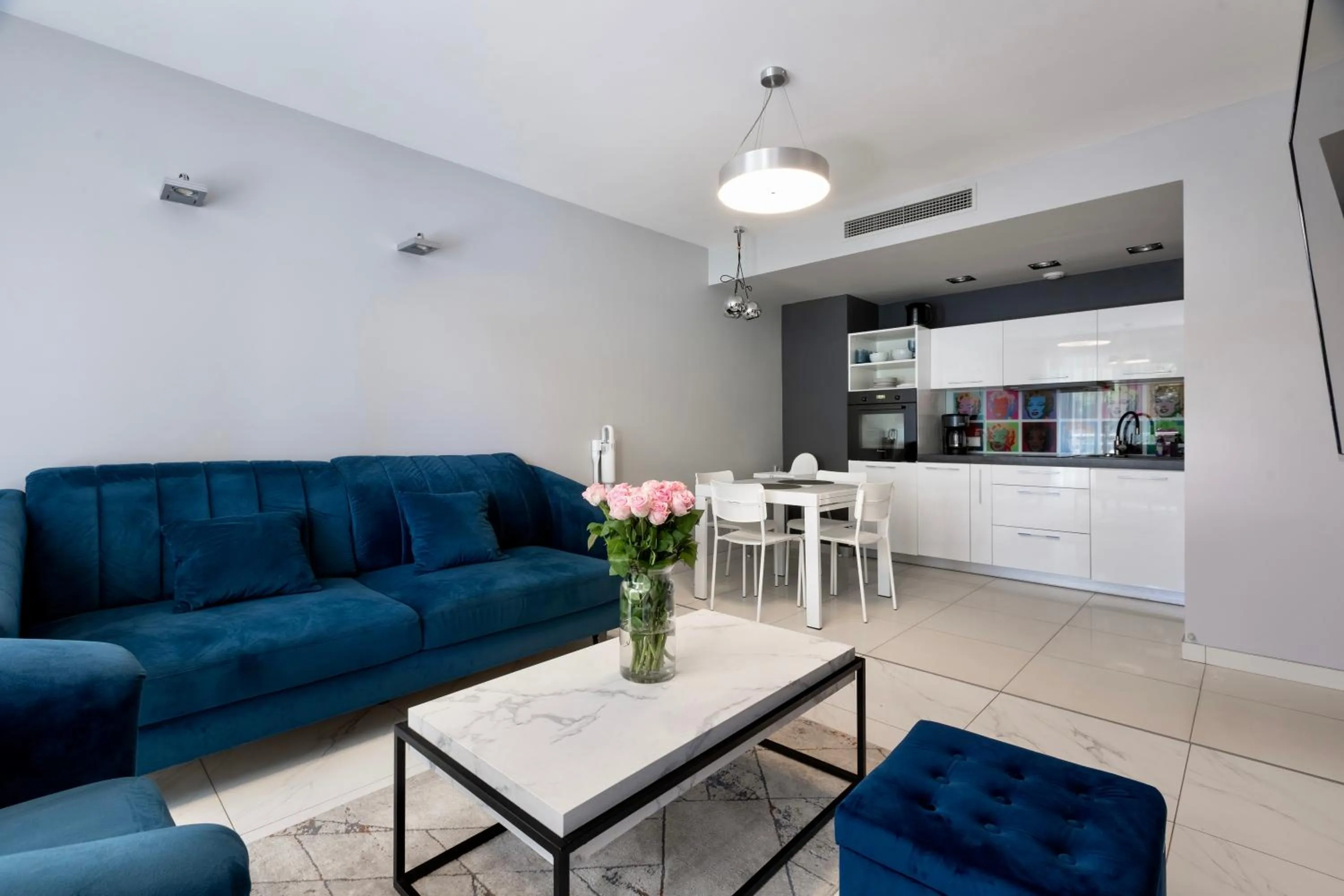 Apartament 208