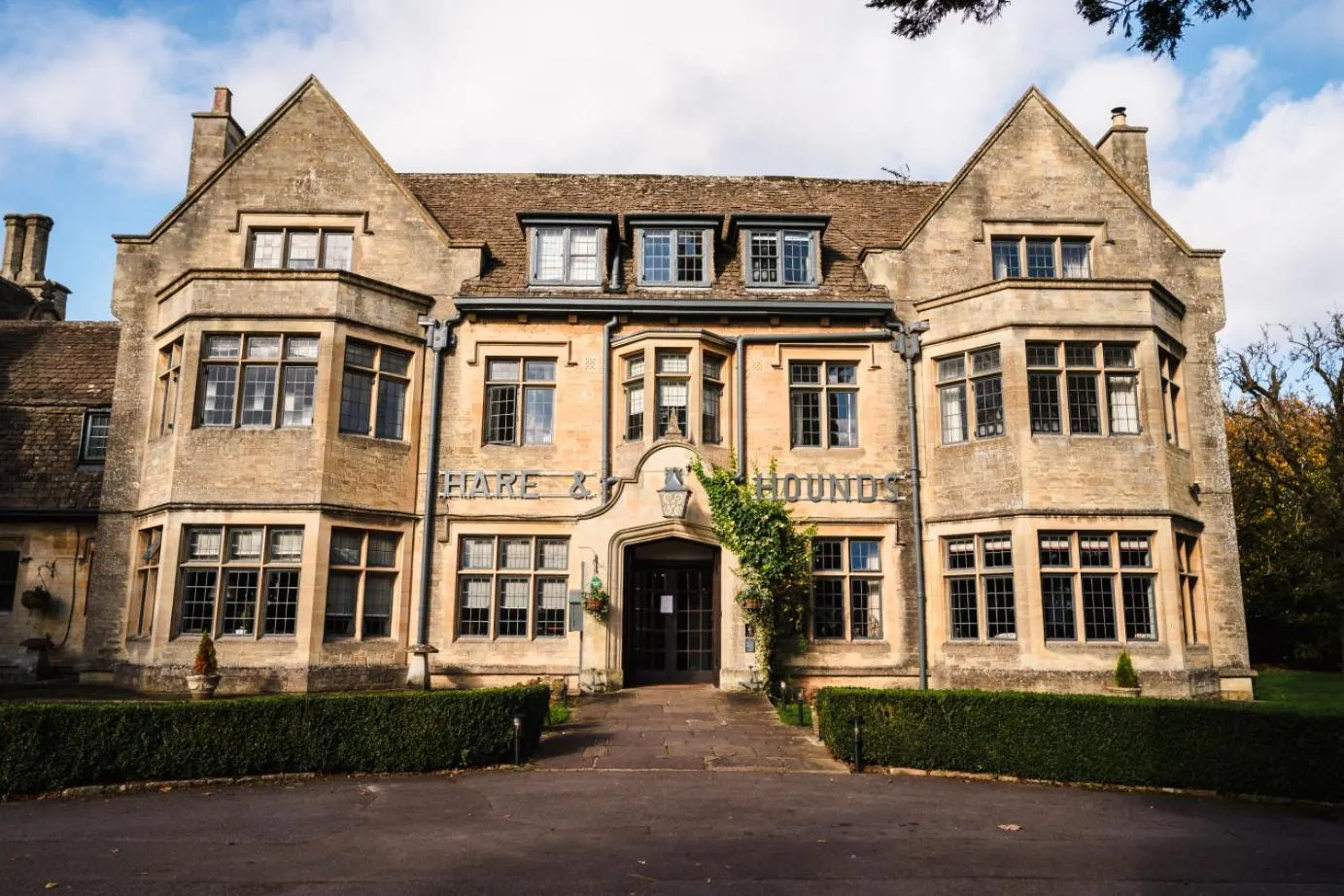 The Hare & Hounds Hotel