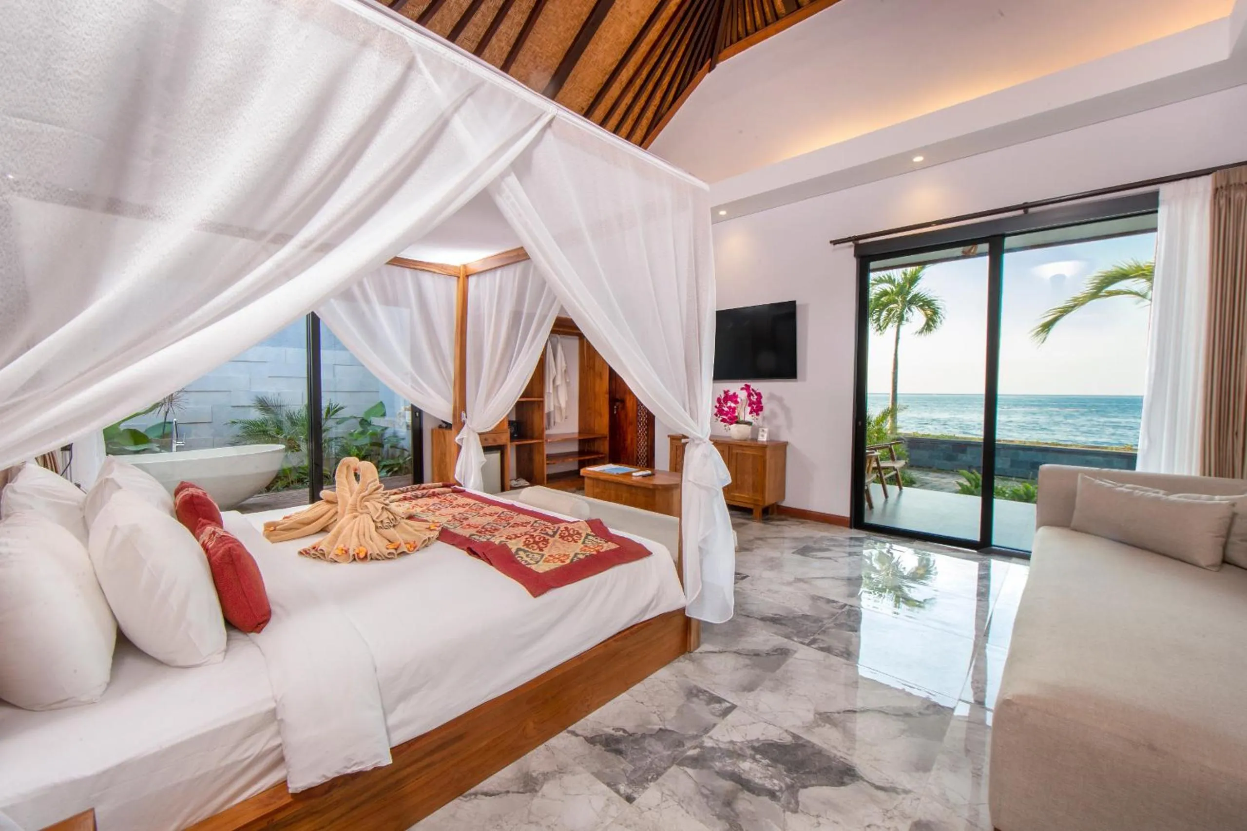 Bed in Lovina Haven Boutique Resort