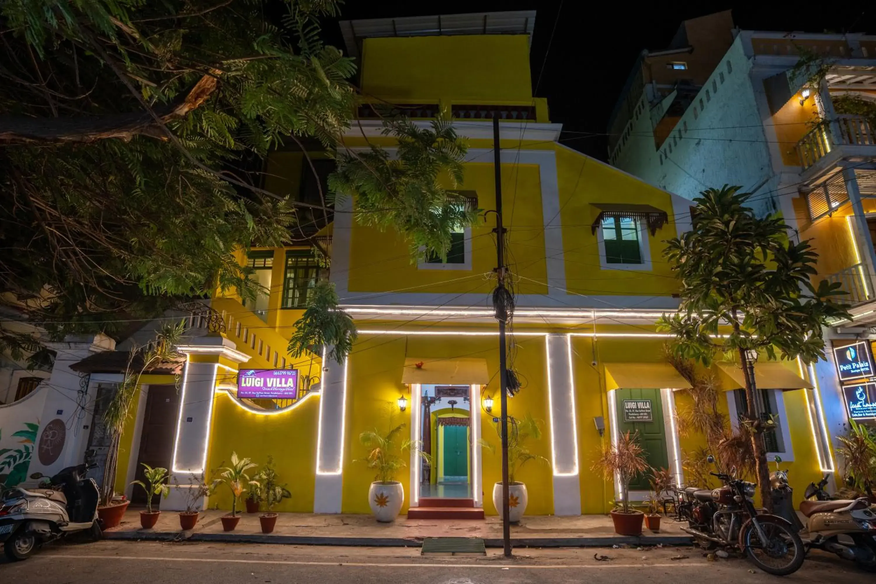 Property building in Luigi Villa Property building in Luigi Villa