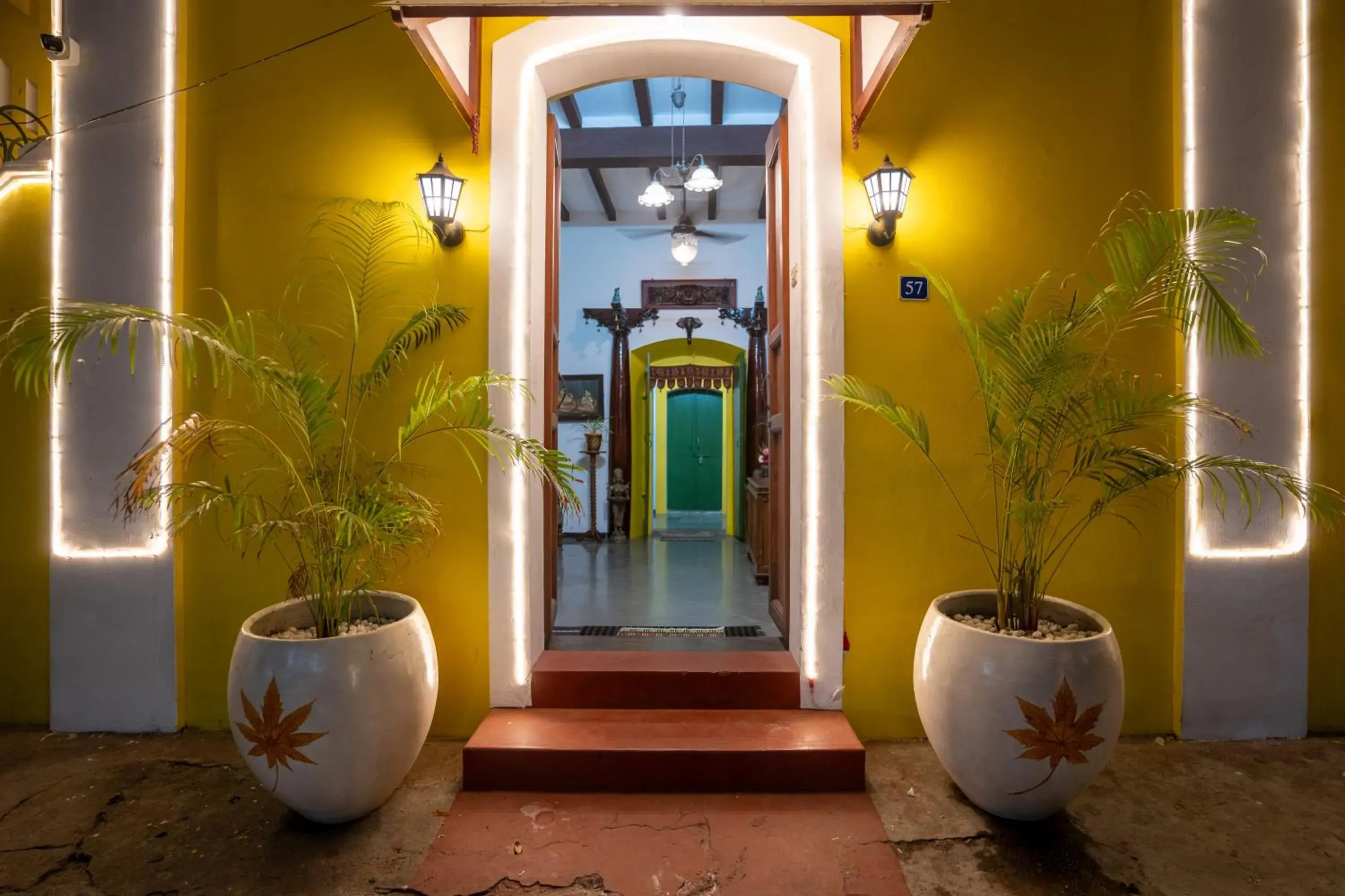 Property building in Luigi Villa Property building in Luigi Villa