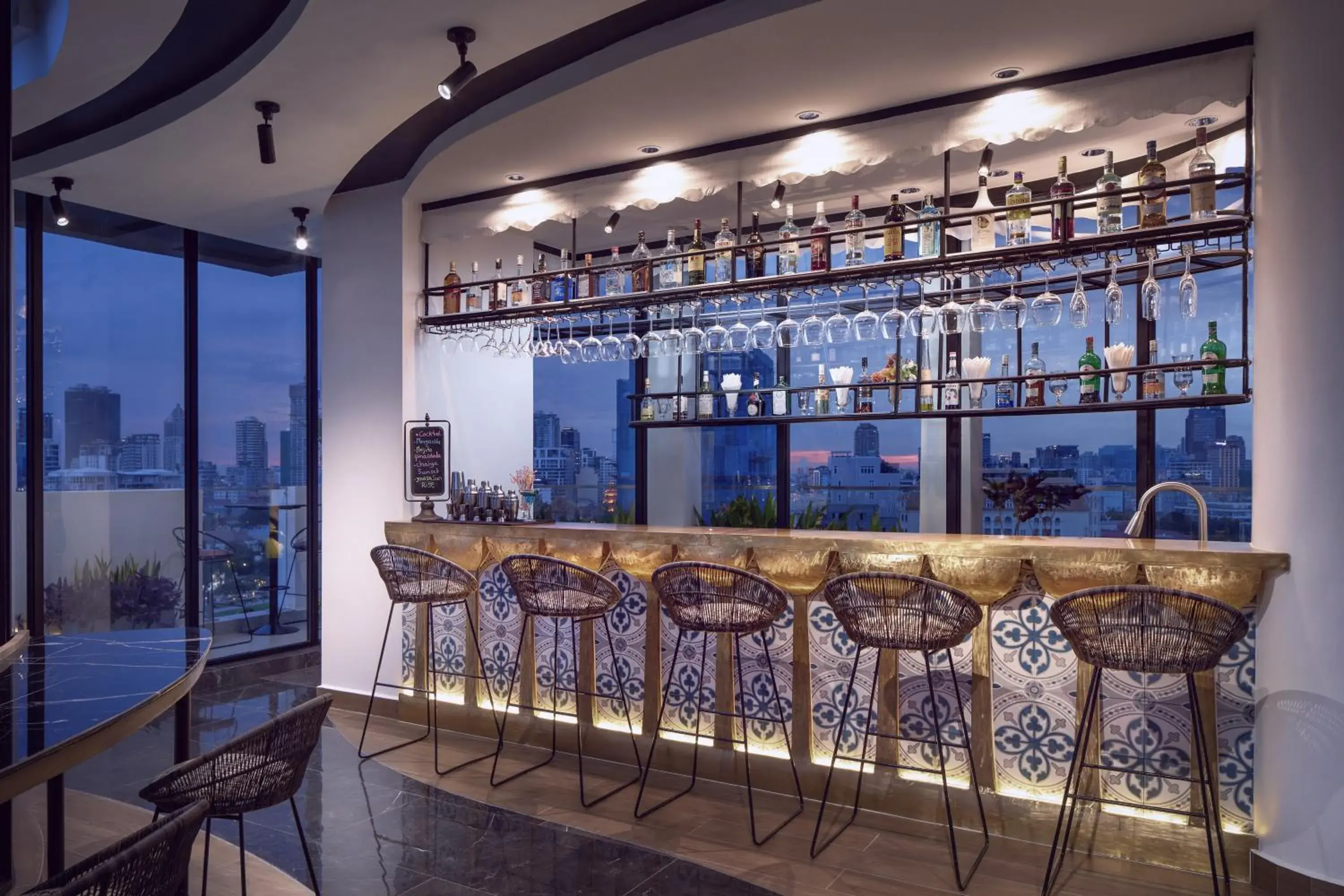 Lounge or bar in Chaiya Palace Hotel Lounge or bar in Chaiya Palace Hotel