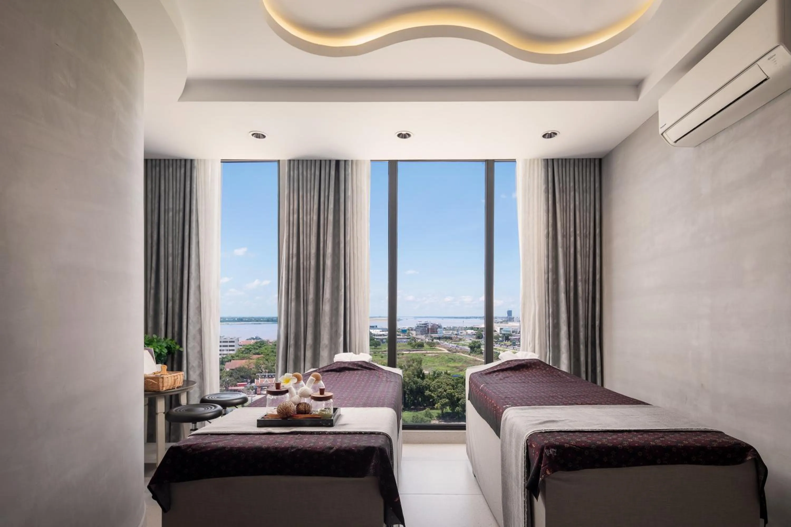 Spa and wellness centre/facilities, Bed in Chaiya Palace Hotel