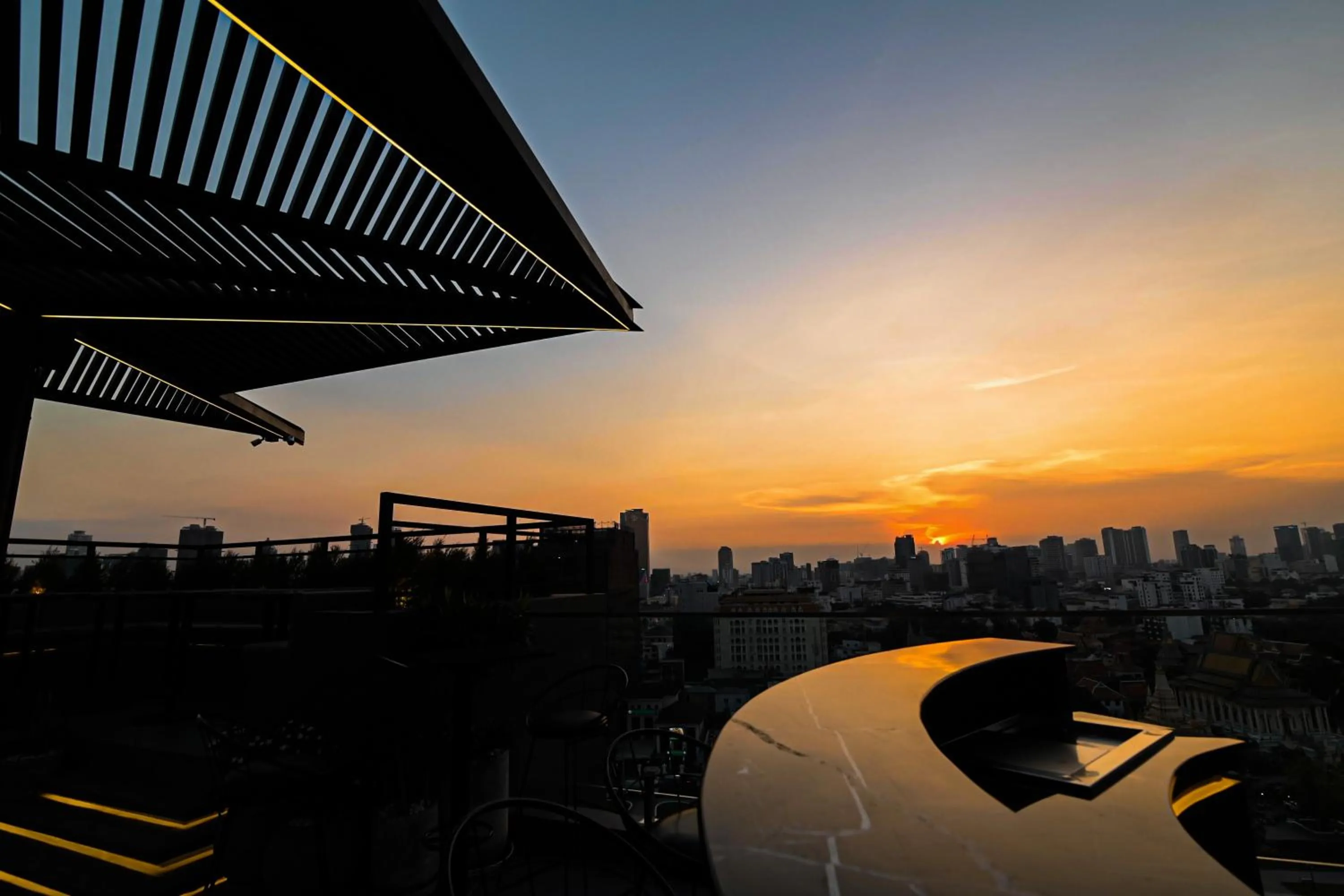 City view in Chaiya Palace Hotel