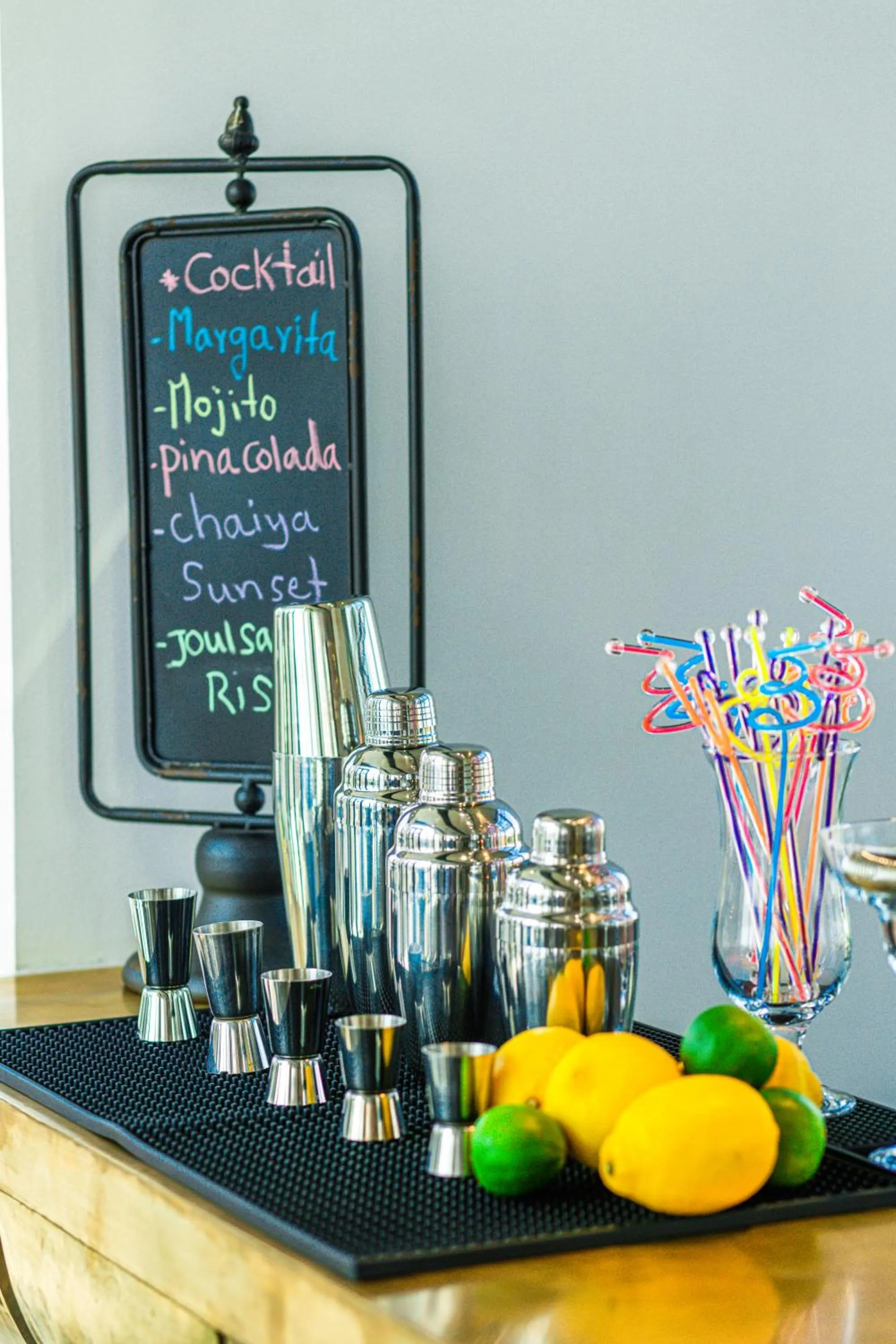 Lounge or bar in Chaiya Palace Hotel