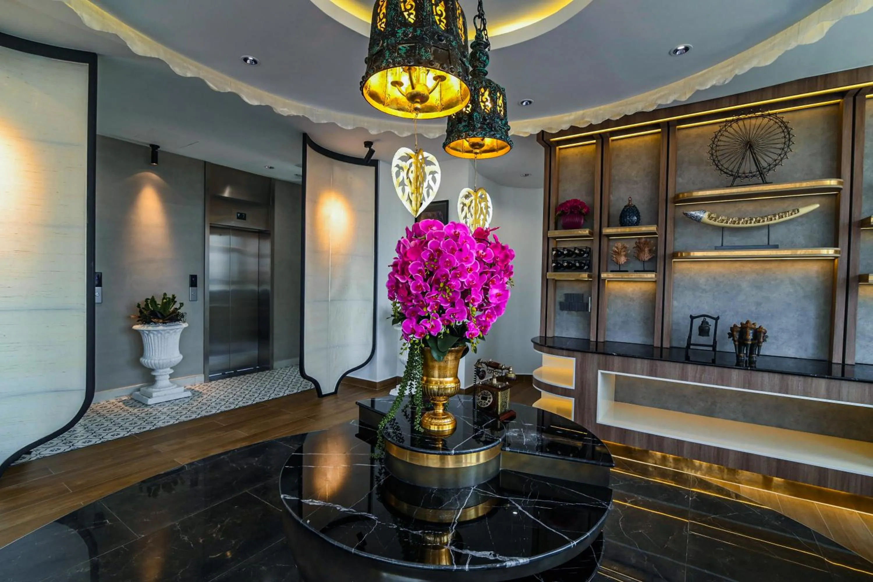 Decorative detail in Chaiya Palace Hotel