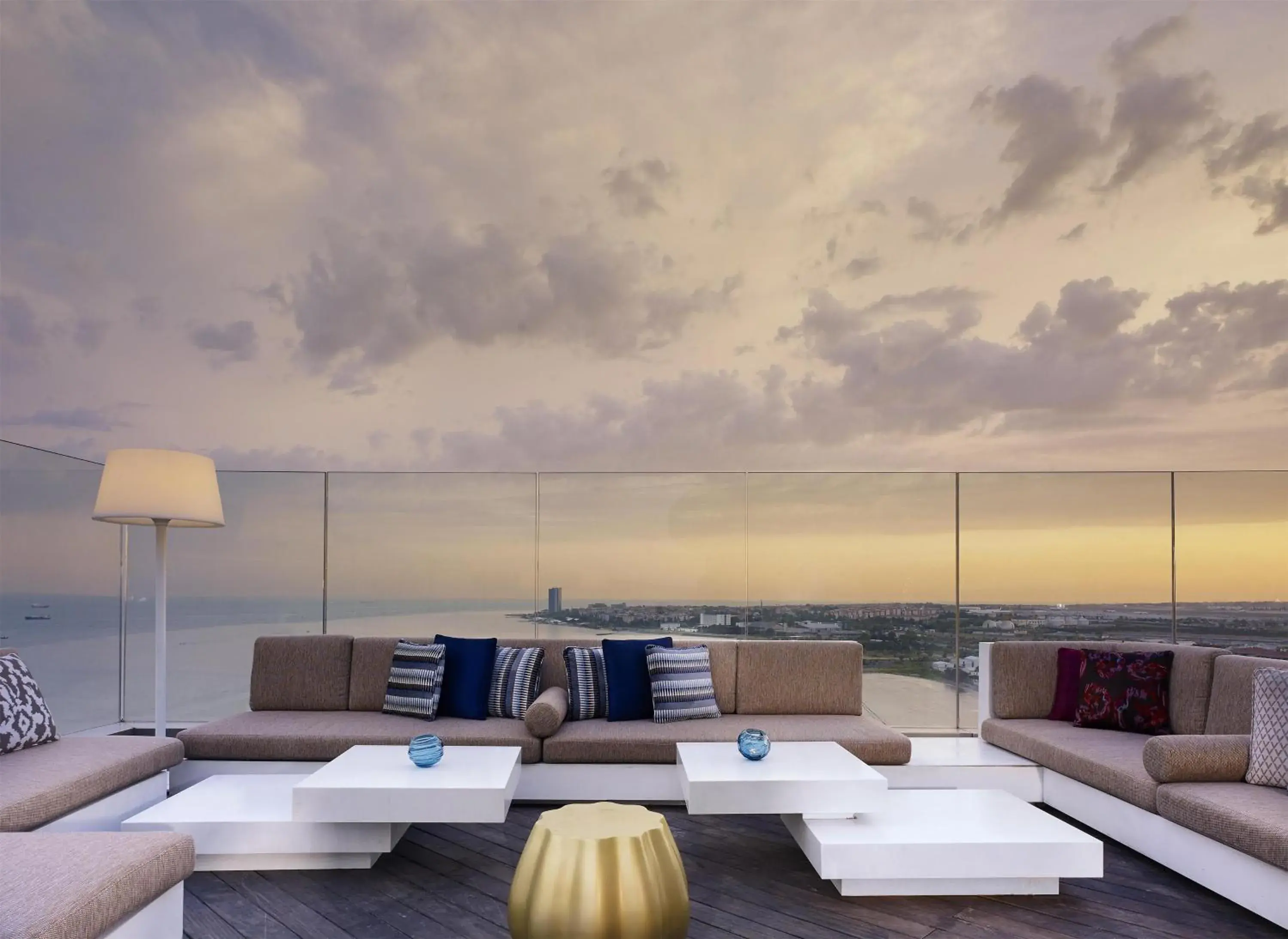 Lounge or bar in Hyatt Regency Istanbul Atakoy Lounge or bar in Hyatt Regency Istanbul Atakoy