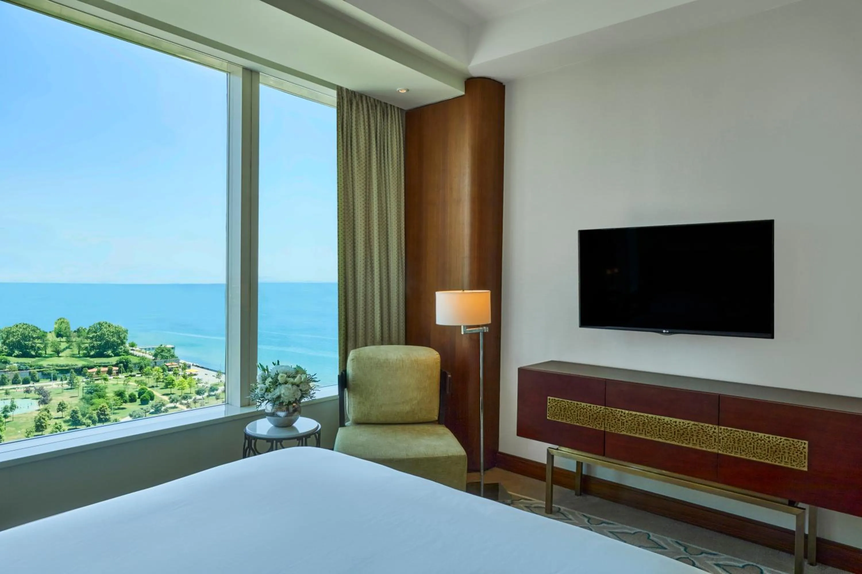 Bed in Hyatt Regency Istanbul Atakoy