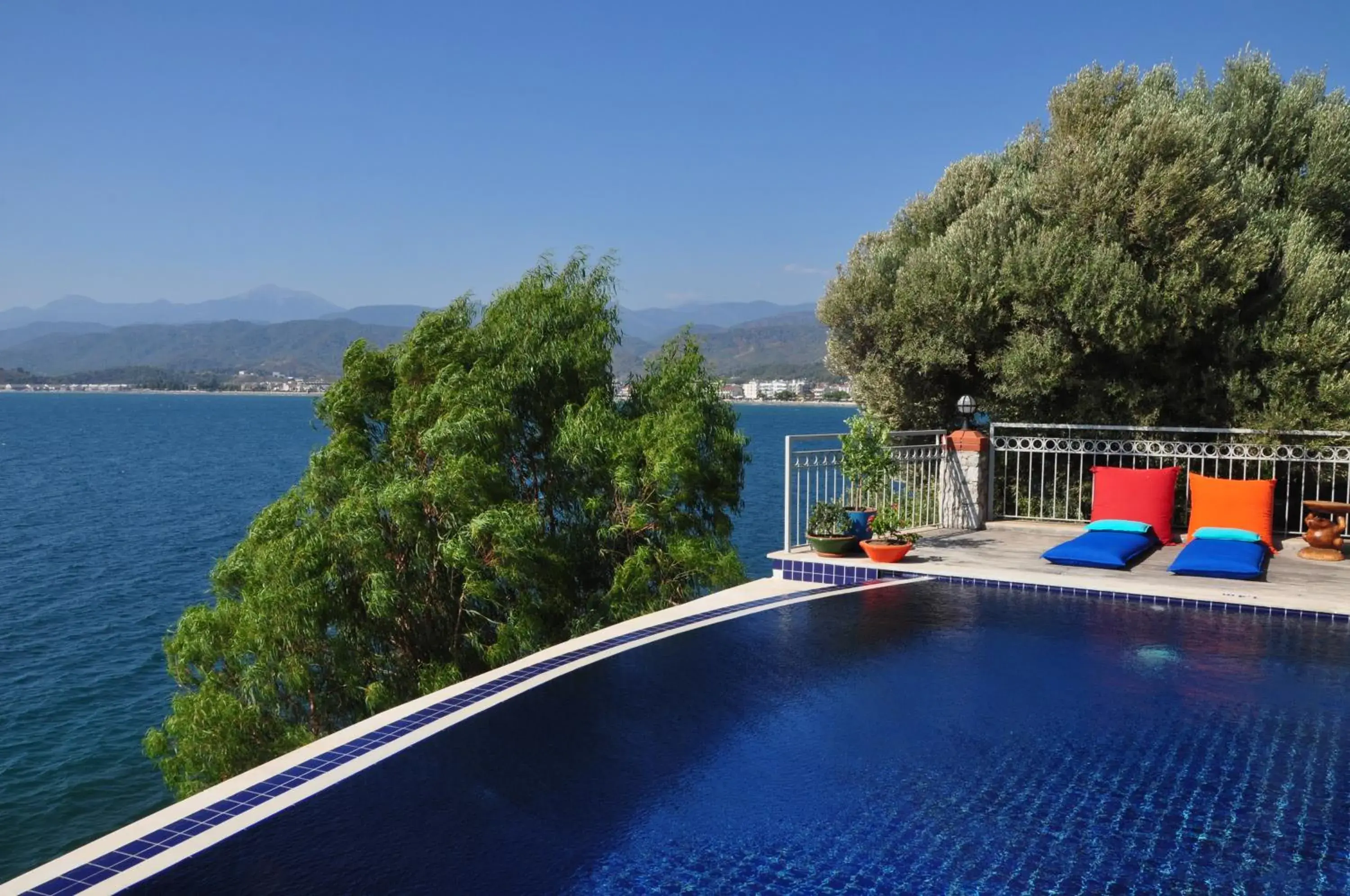 Pool view in Ece Hotel Sovalye Island Pool view in Ece Hotel Sovalye Island