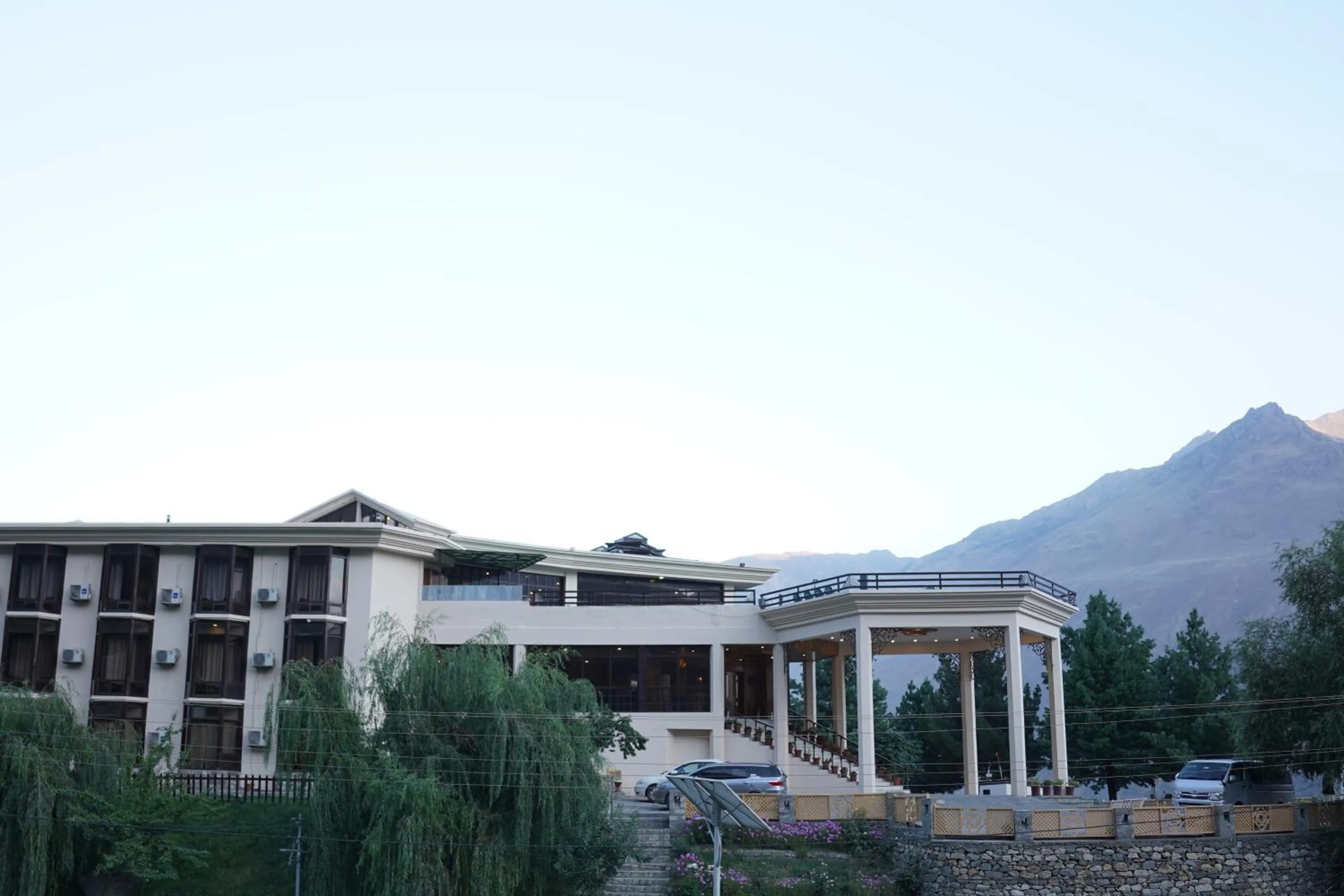 Hunza Darbar Hotel