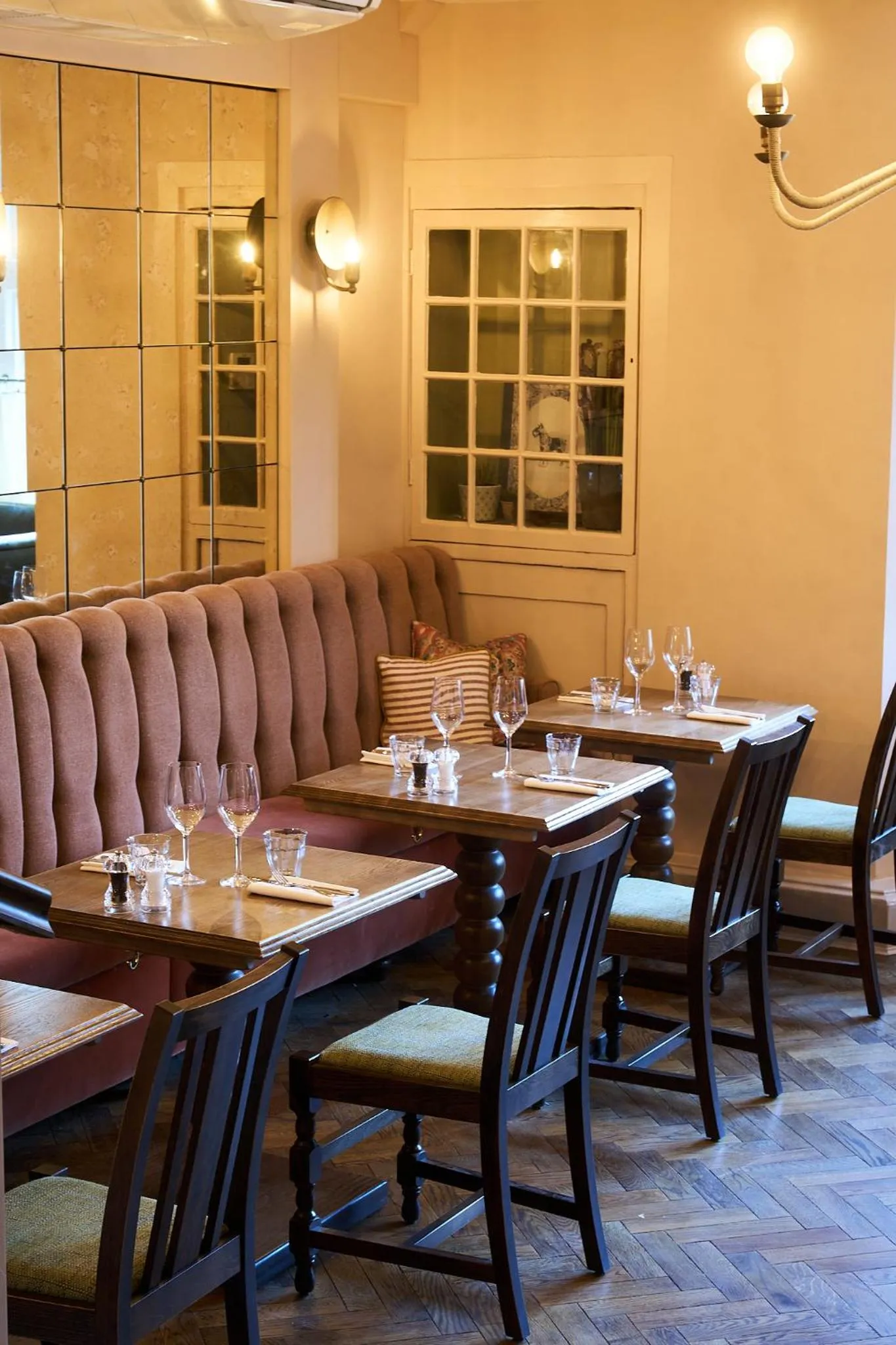 Dining area in The White Horse - A Heartwood Inn