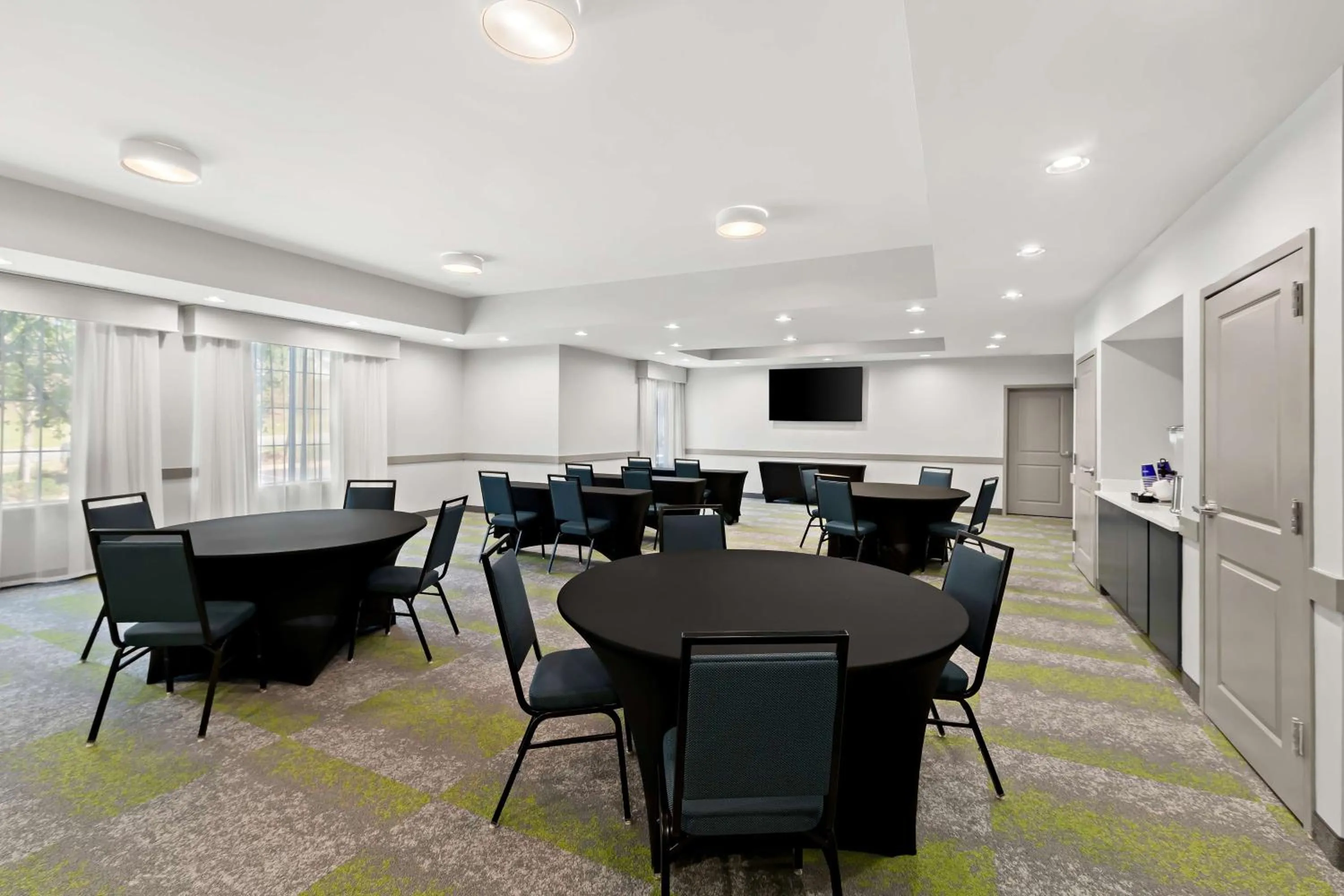 Meeting/conference room in Spark by Hilton Little Rock West