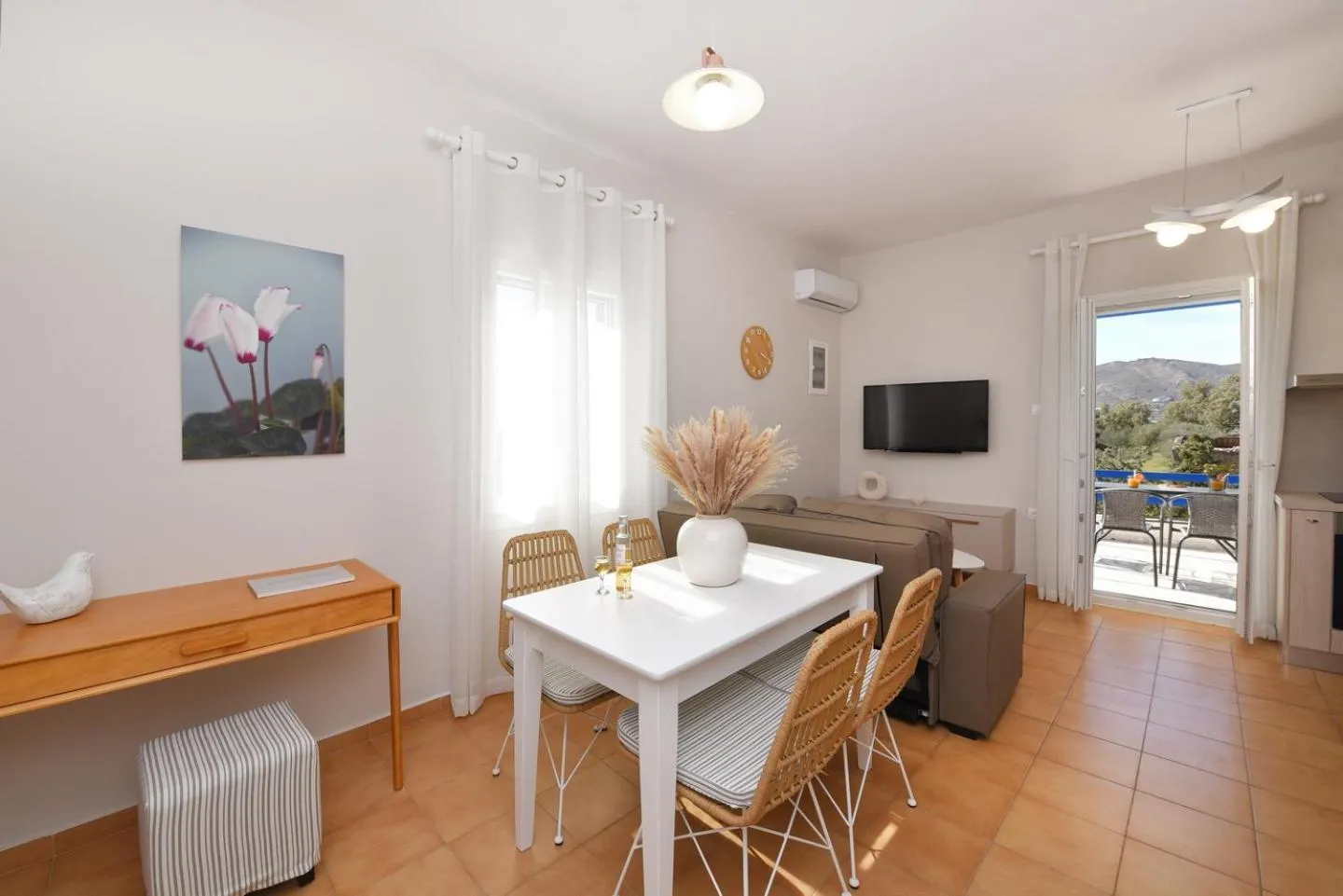 Cyclamen Apartments