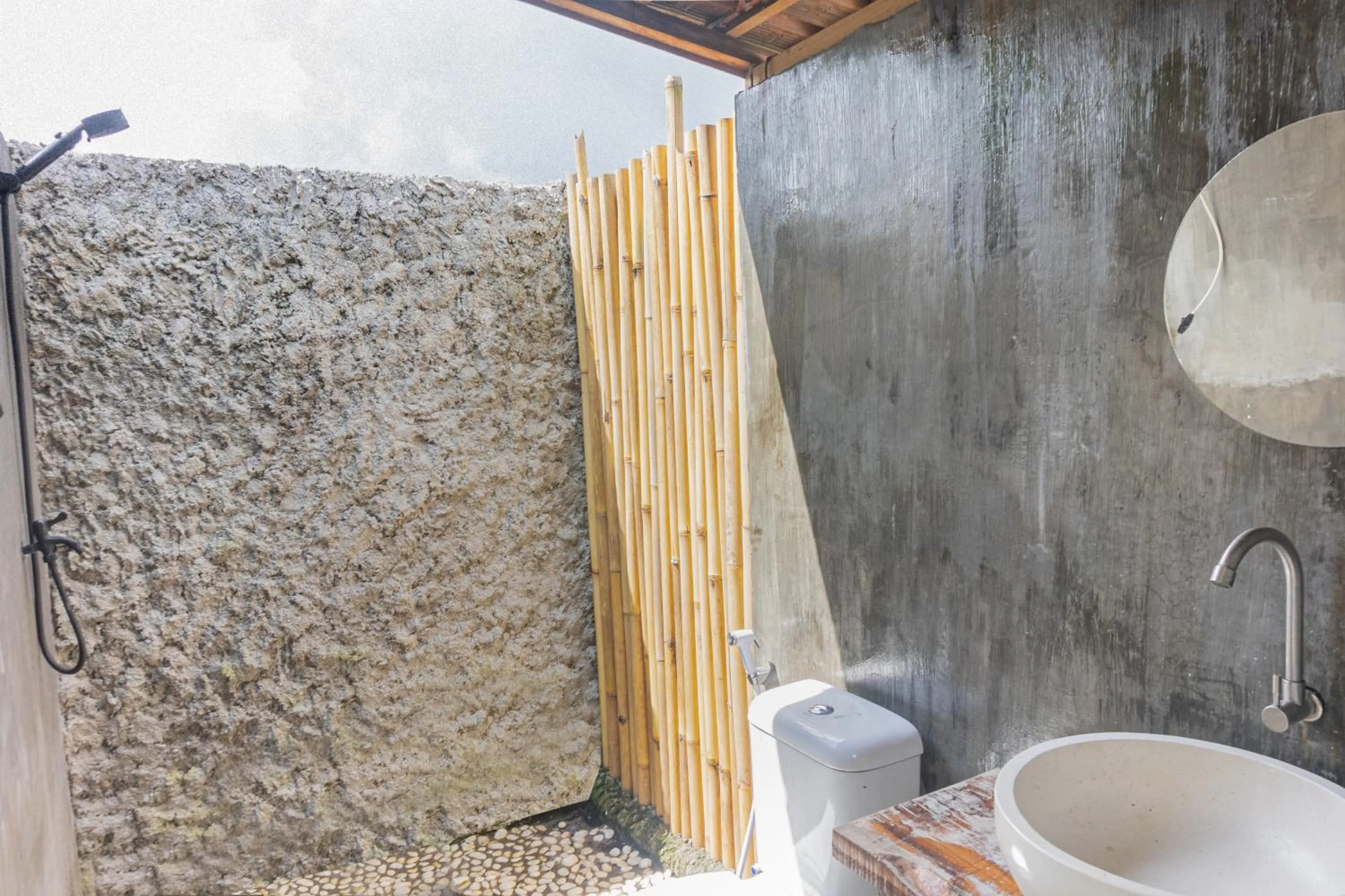 Shower in Polestay Glamping Kintamani