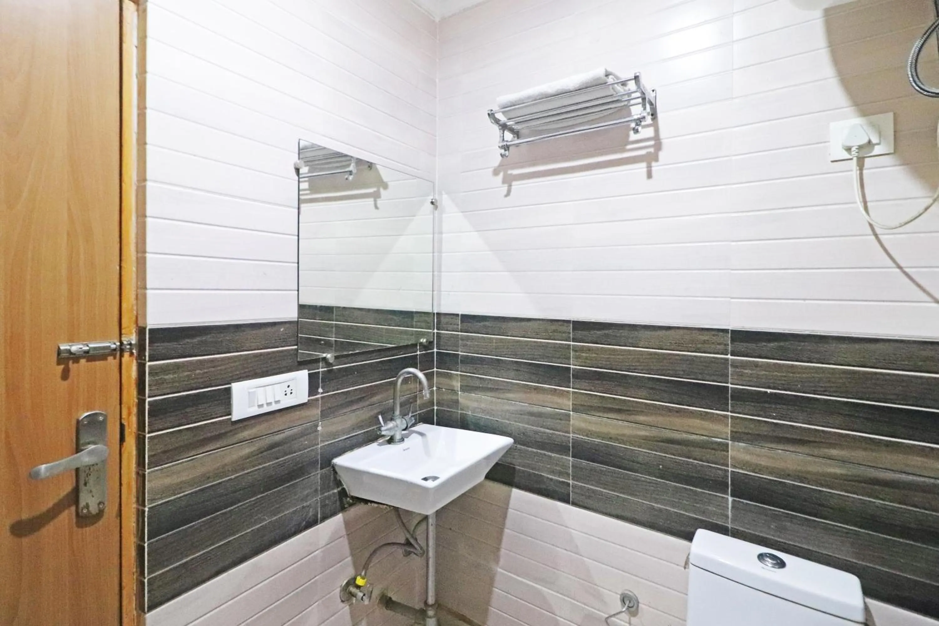 Bathroom in Mauryan Elite Hotel Chhatarpur Metro Station