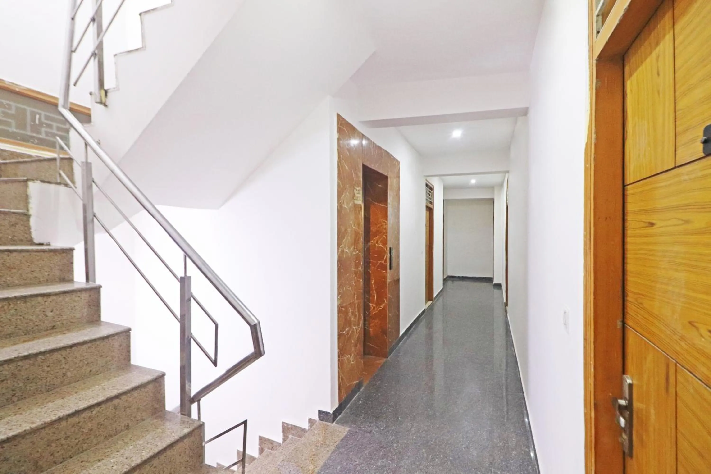 Lobby or reception in Mauryan Elite Hotel Chhatarpur Metro Station